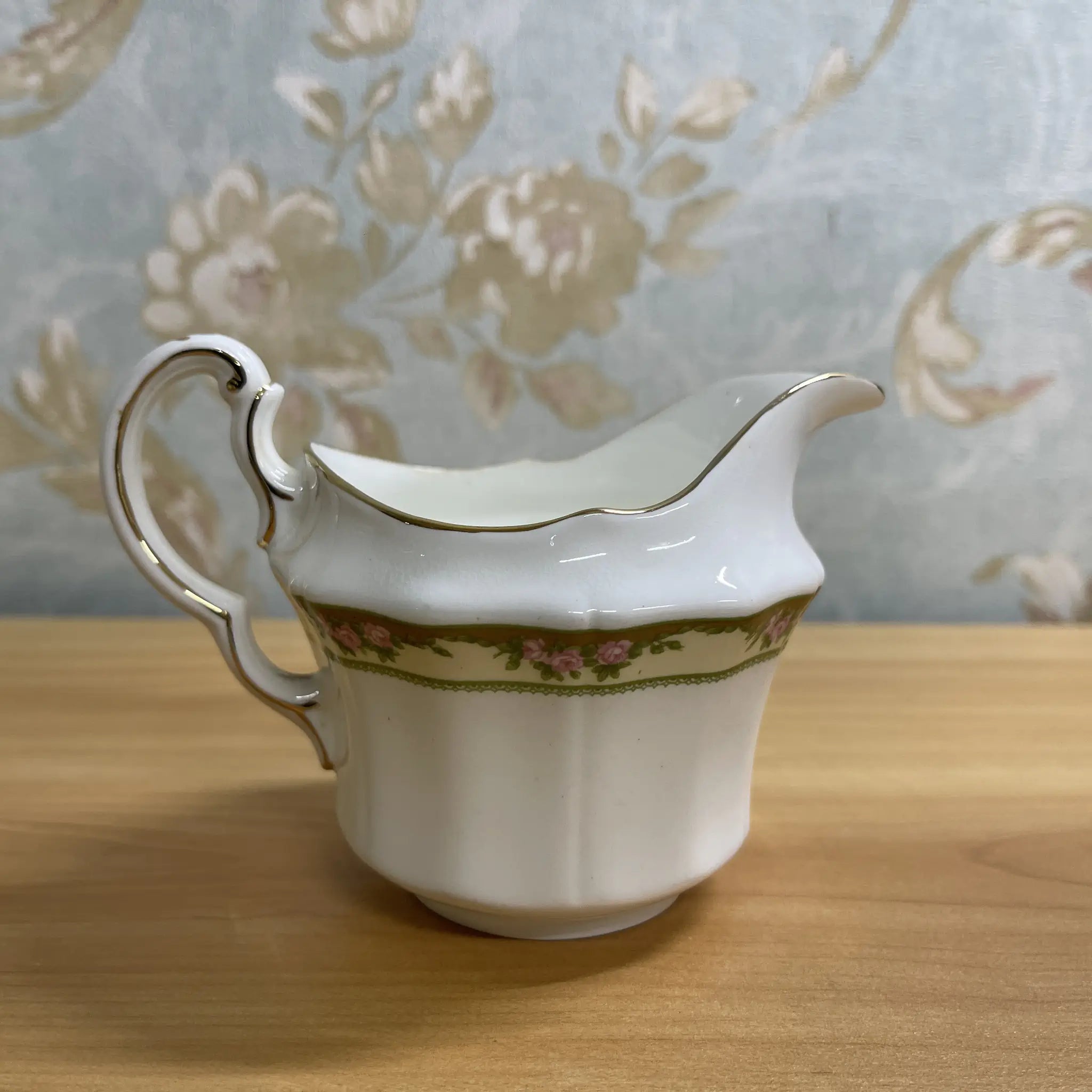 [Antique] Creamer / E. Hughes / Paladin China / Estimated mid-20C / Porcelain / England / Rose