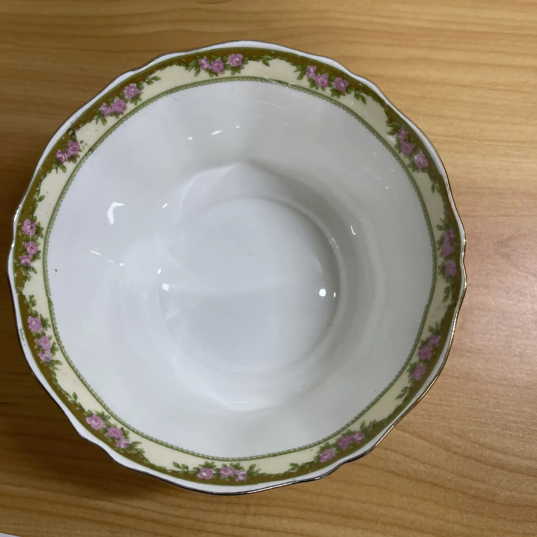[Antique] Cereal bowl (medium bowl) / E. Hughes / Paladin China / Estimated mid-20C / Porcelain / England / Rose