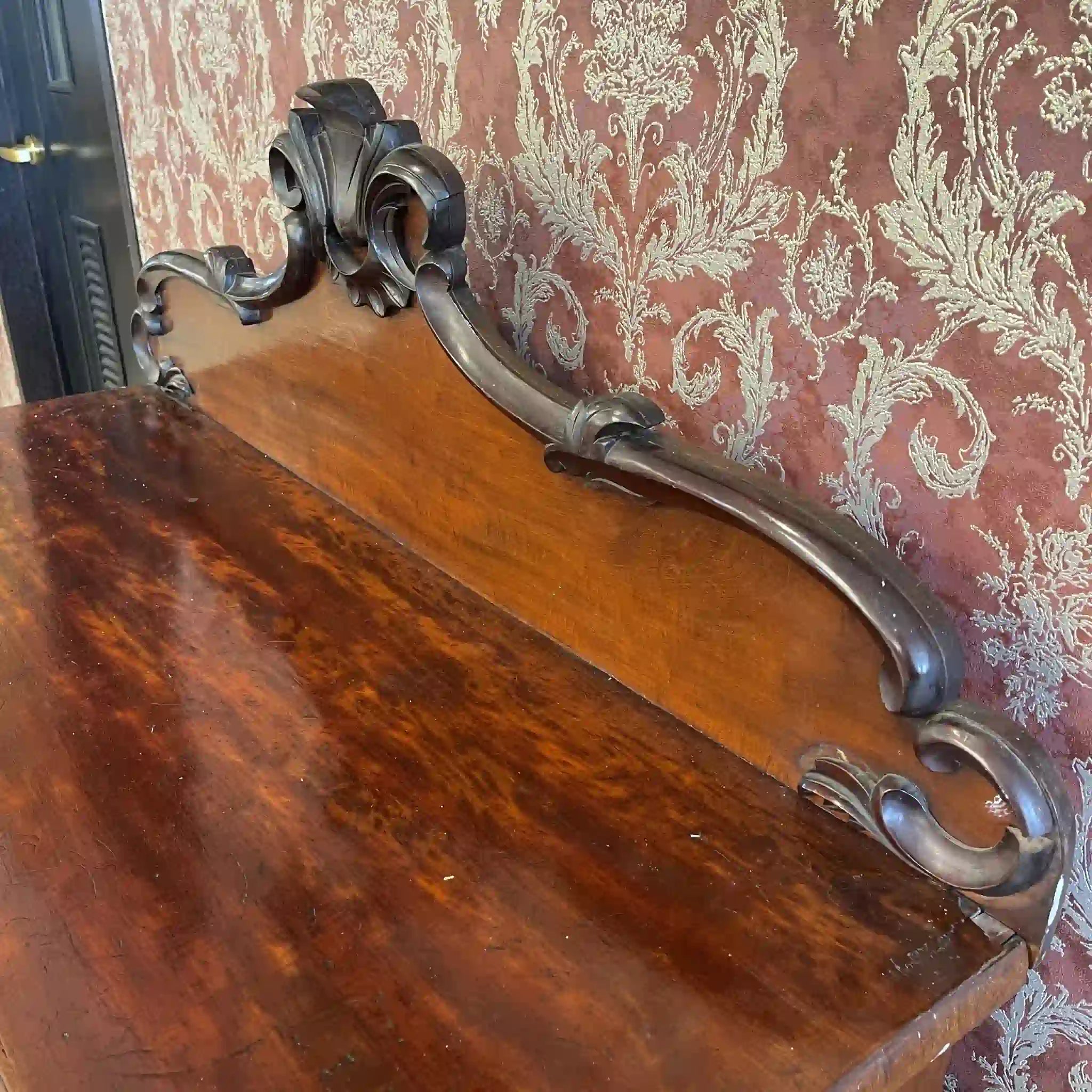 Antique Side Cabinet / Victorian Style / Late 19th Century (Estimated) / Mahogany / England