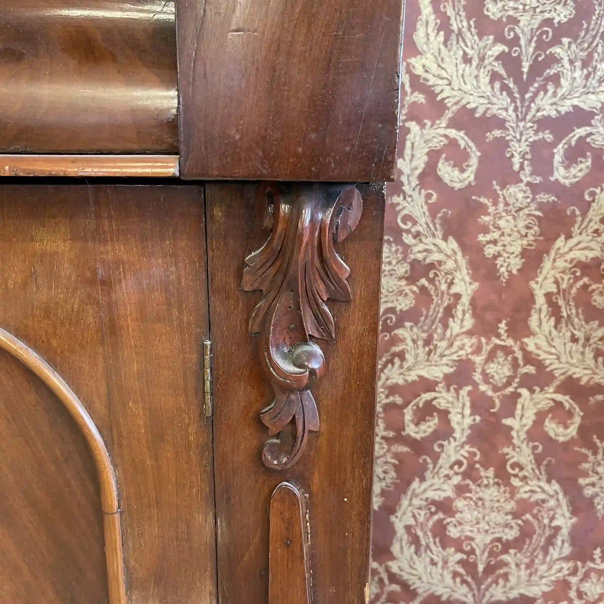 Antique Side Cabinet / Victorian Style / Late 19th Century (Estimated) / Mahogany / England