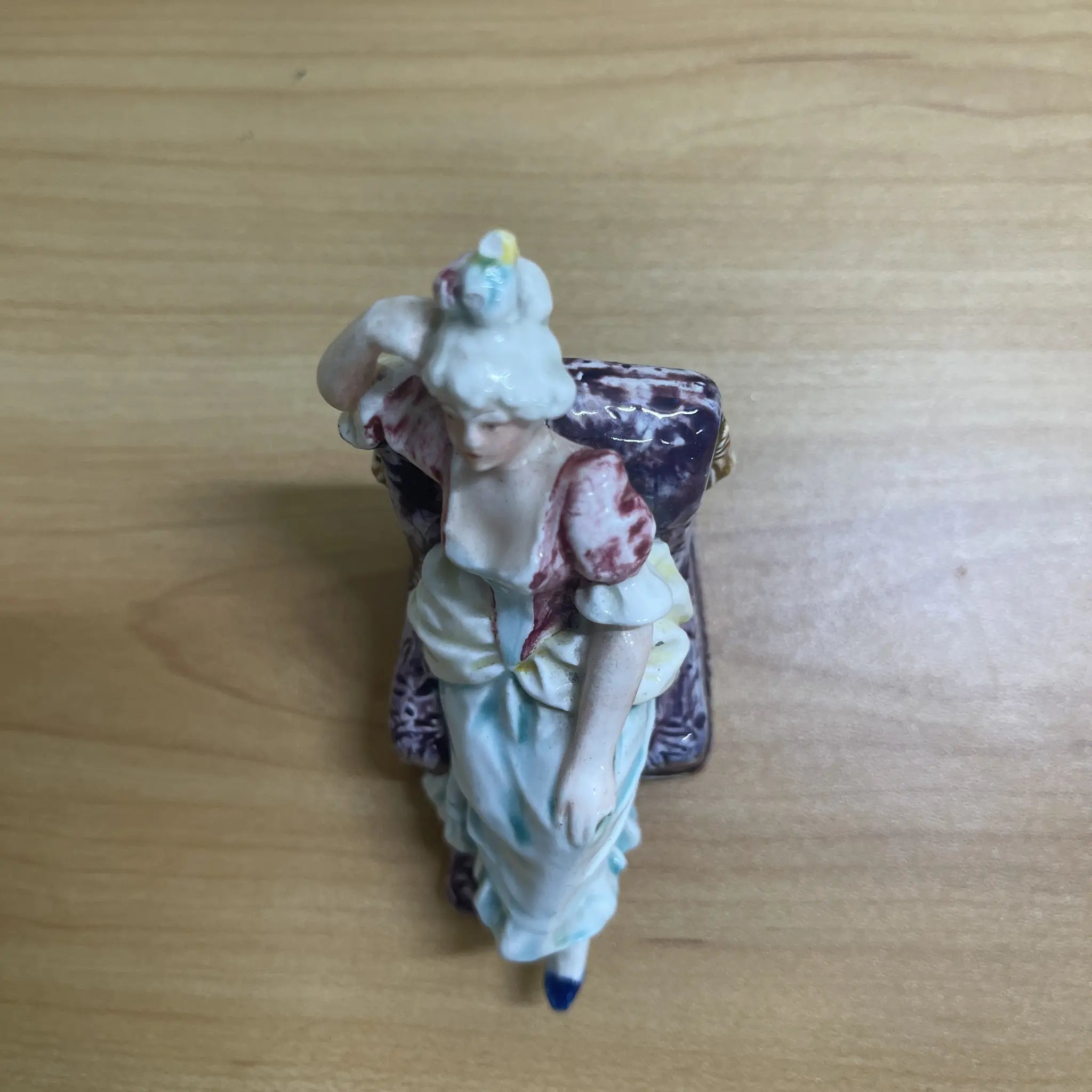 [Antique] Figurine (ceramic doll)