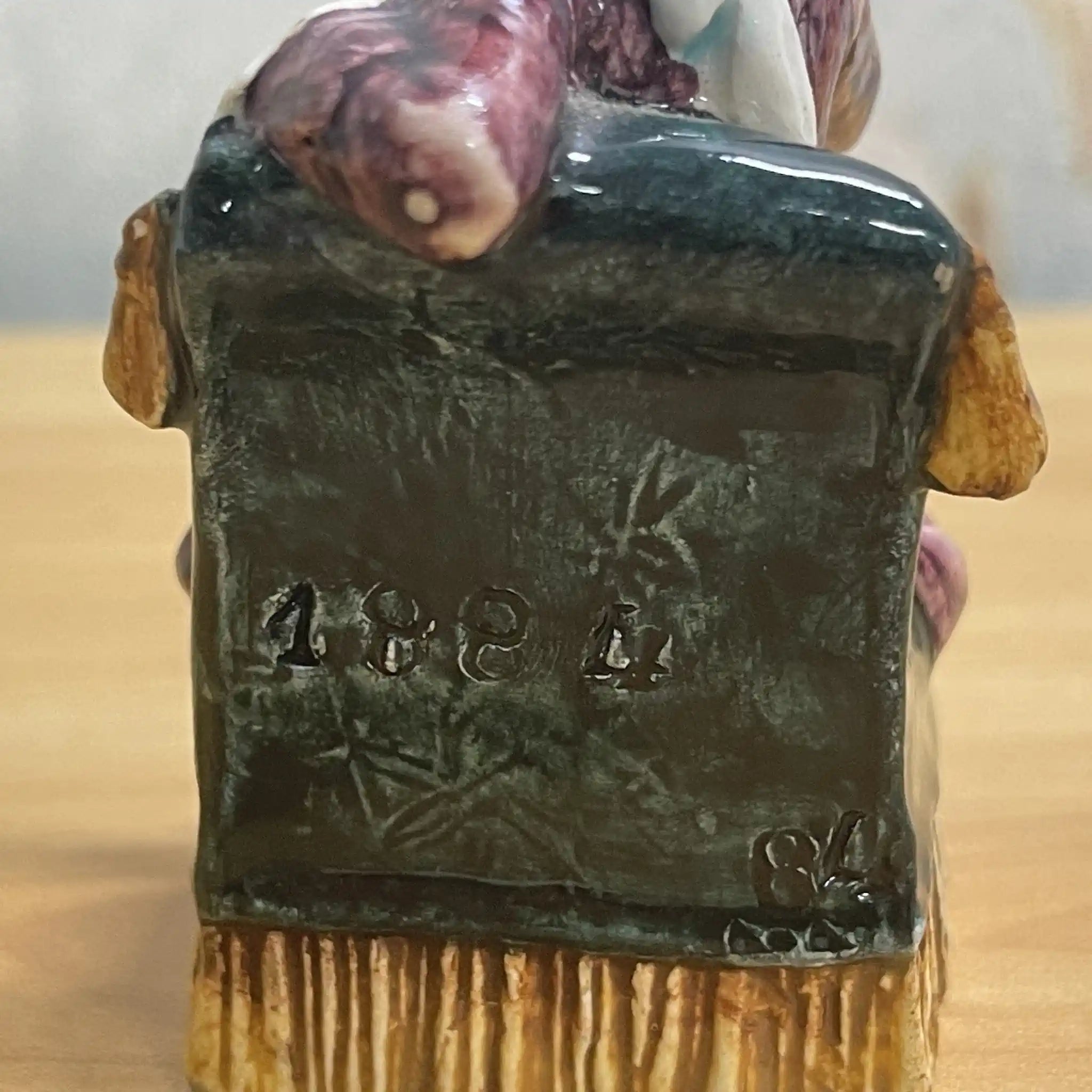 [Antique] Figurine (ceramic doll)