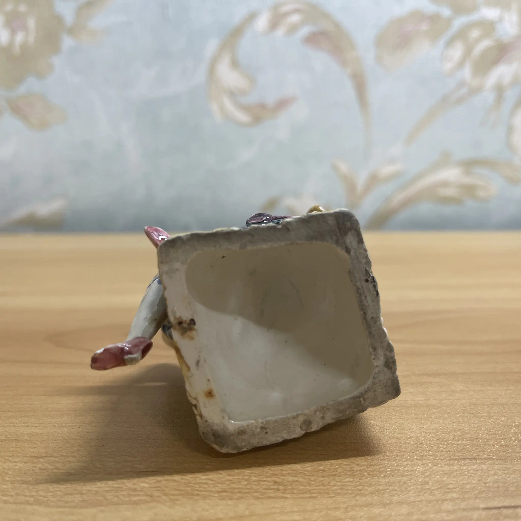 [Antique] Figurine (ceramic doll)