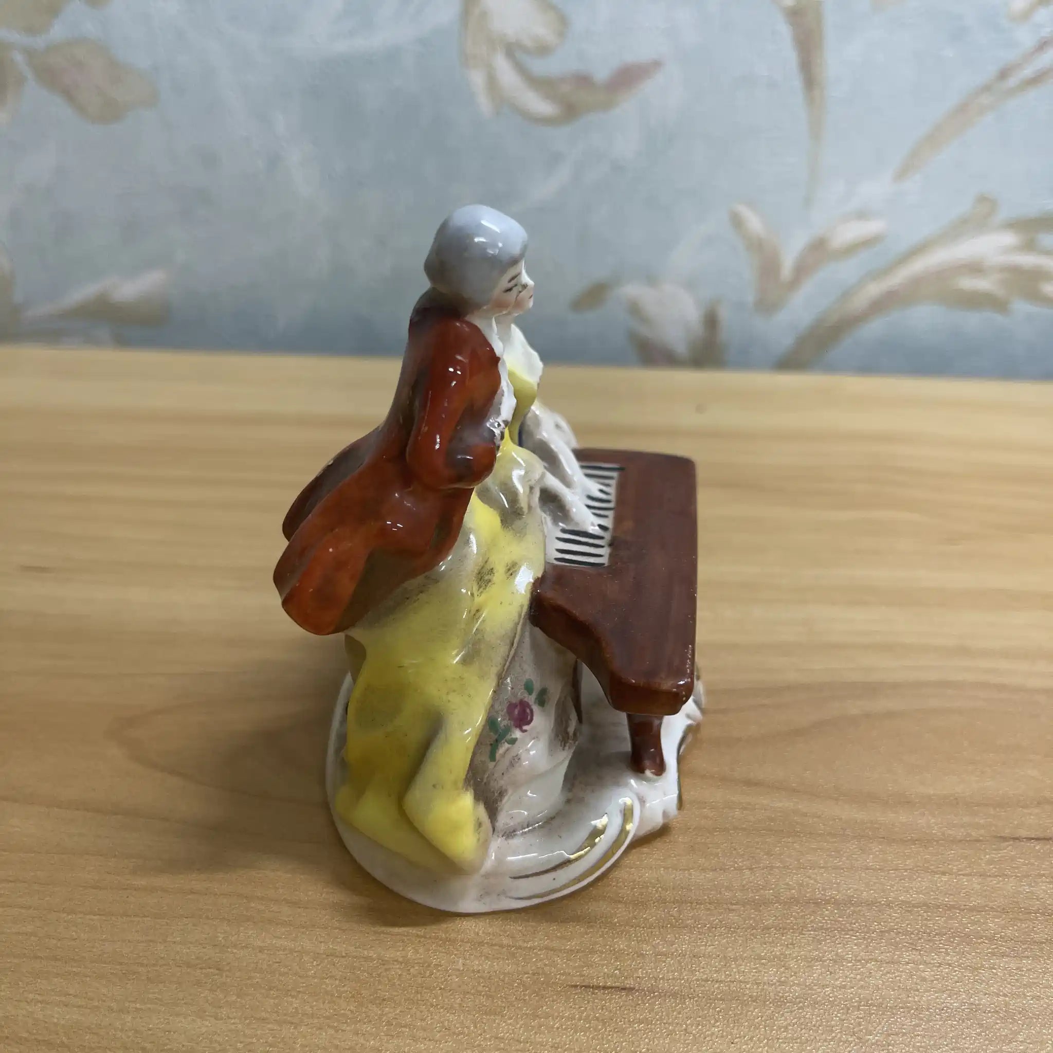[Vintage] Figurine (ceramic doll)
