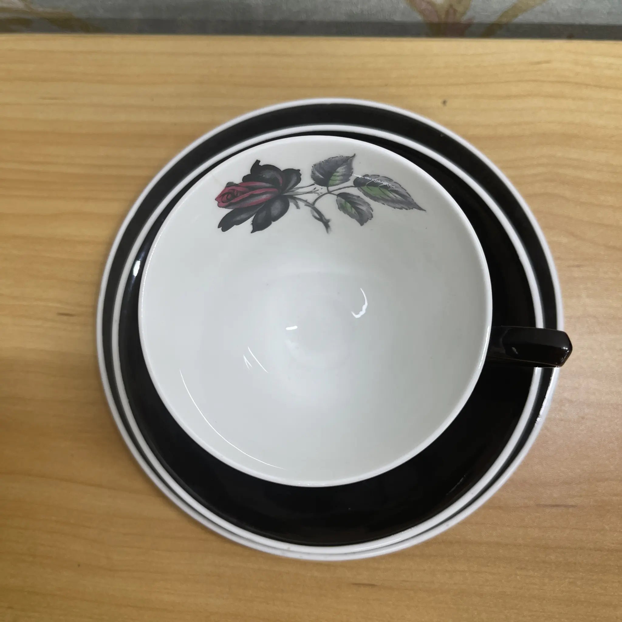 【复古】三重奏（c&s +甜点盘）2p / Royal Albert / Masquerade /估计20c中期/ Bone China /英国/黑玫瑰