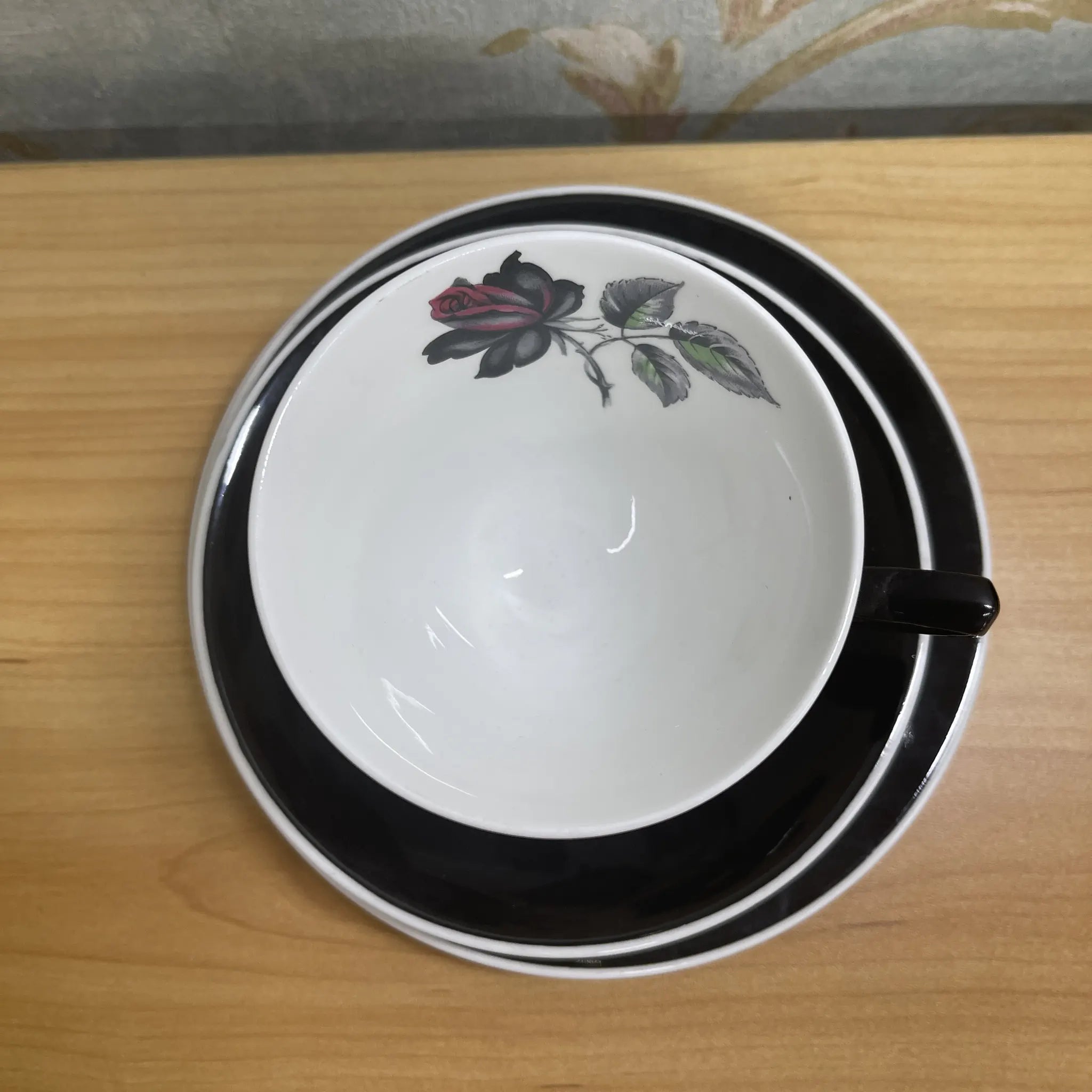 [Vintage] Trio + Dessert Plate / Royal Albert / Masquerade / Estimated mid-20C / Bone China / England / Black Rose