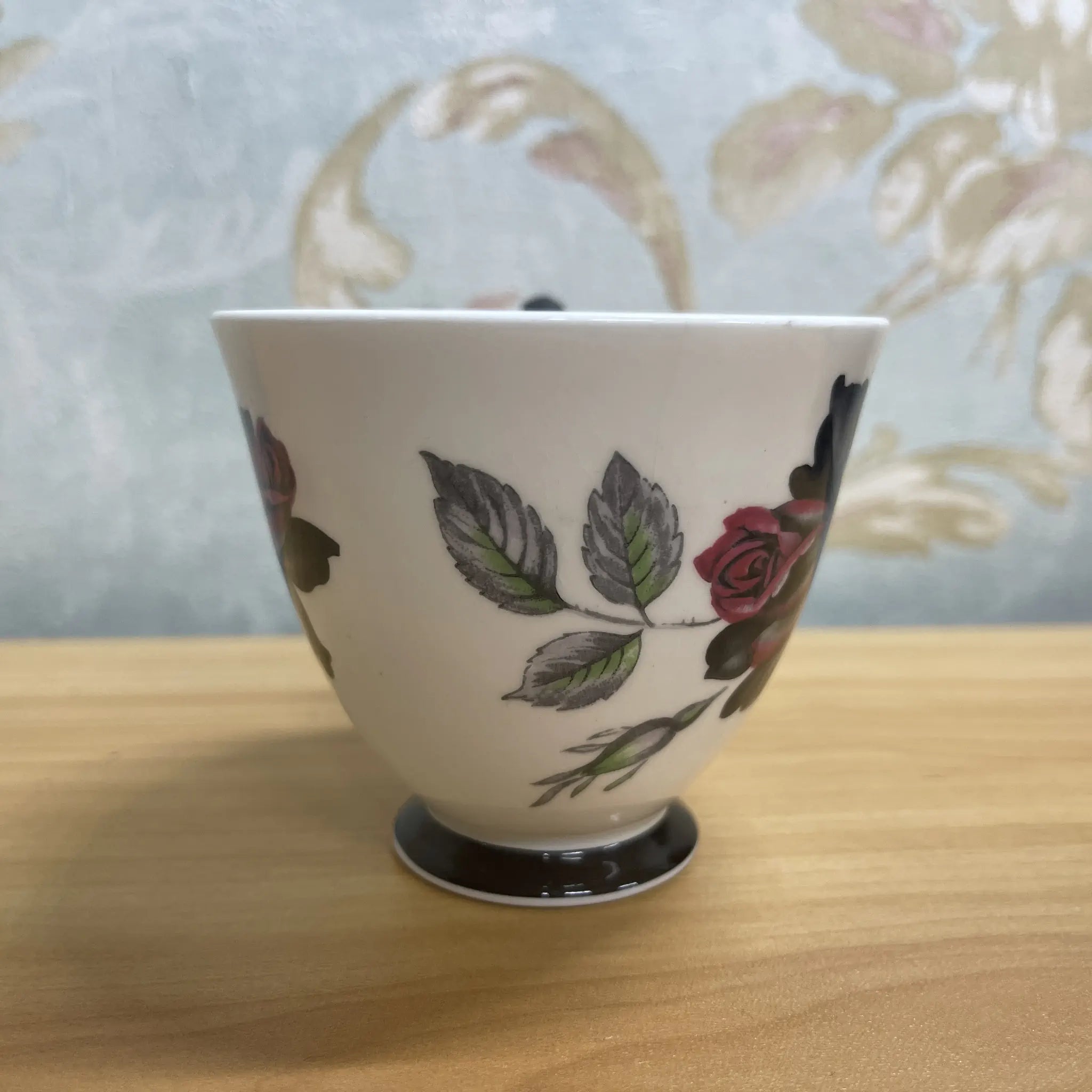 【复古】三重奏+甜点盘/ Royal Albert / Masquerade /估计20c中期/ Bone China /英国/黑玫瑰
