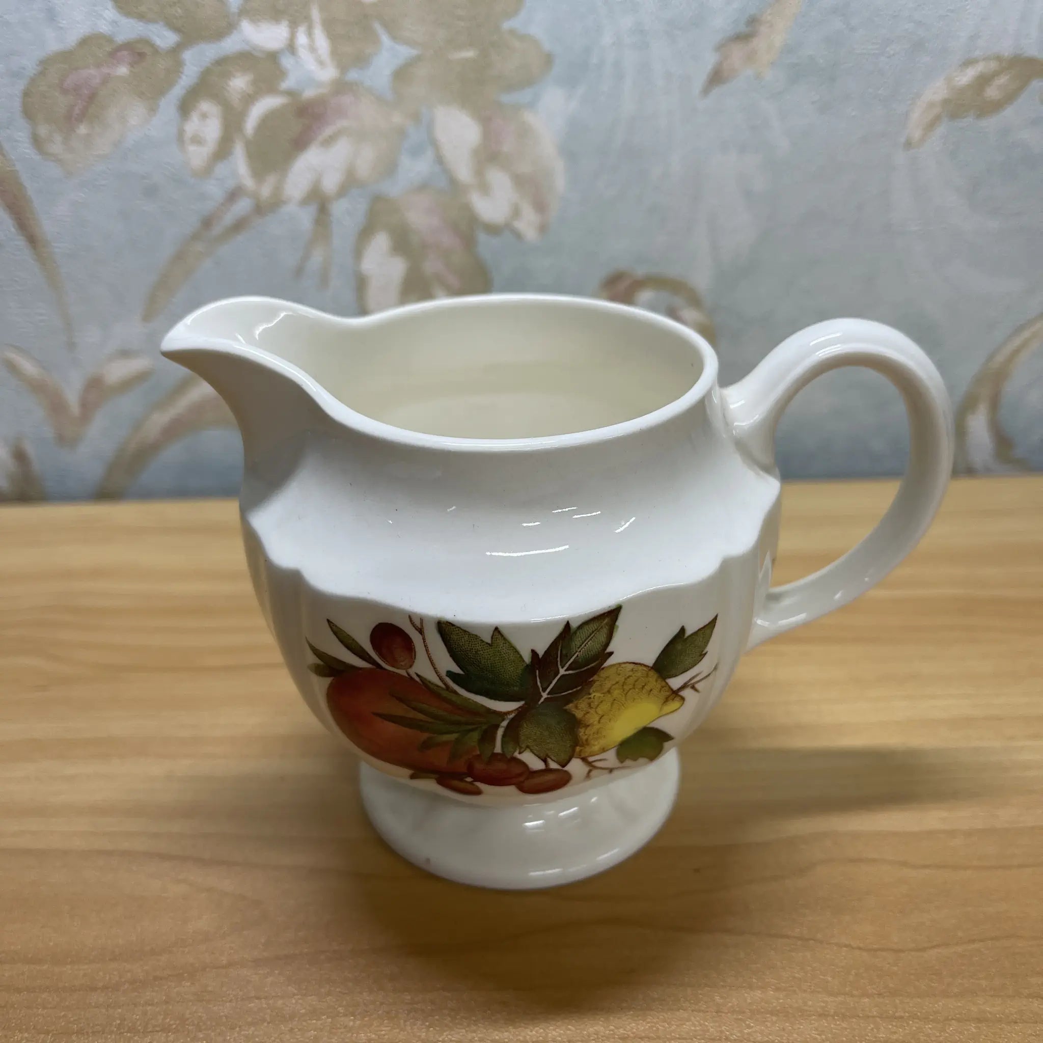 【ビンテージ】 クリーマー (ミルクピッチャー) / Wedgewood (ウェッジウッド) / Drury Lane / 推定20C中期 / 陶器 / イギリス