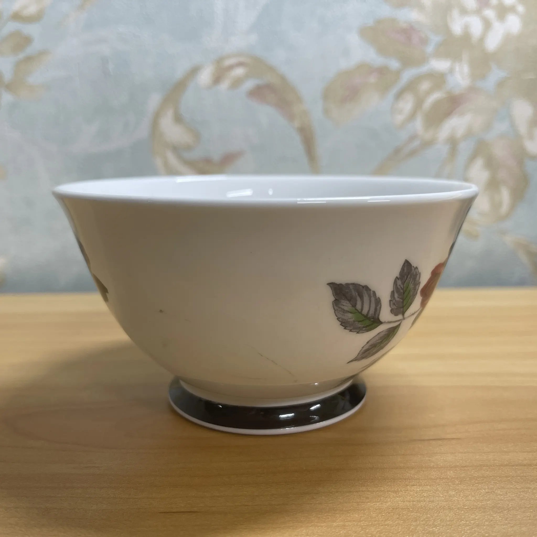 【复古】咖啡杯/ Royal Albert / Masquerade /估计20c中期/ Bone China /英国/黑玫瑰