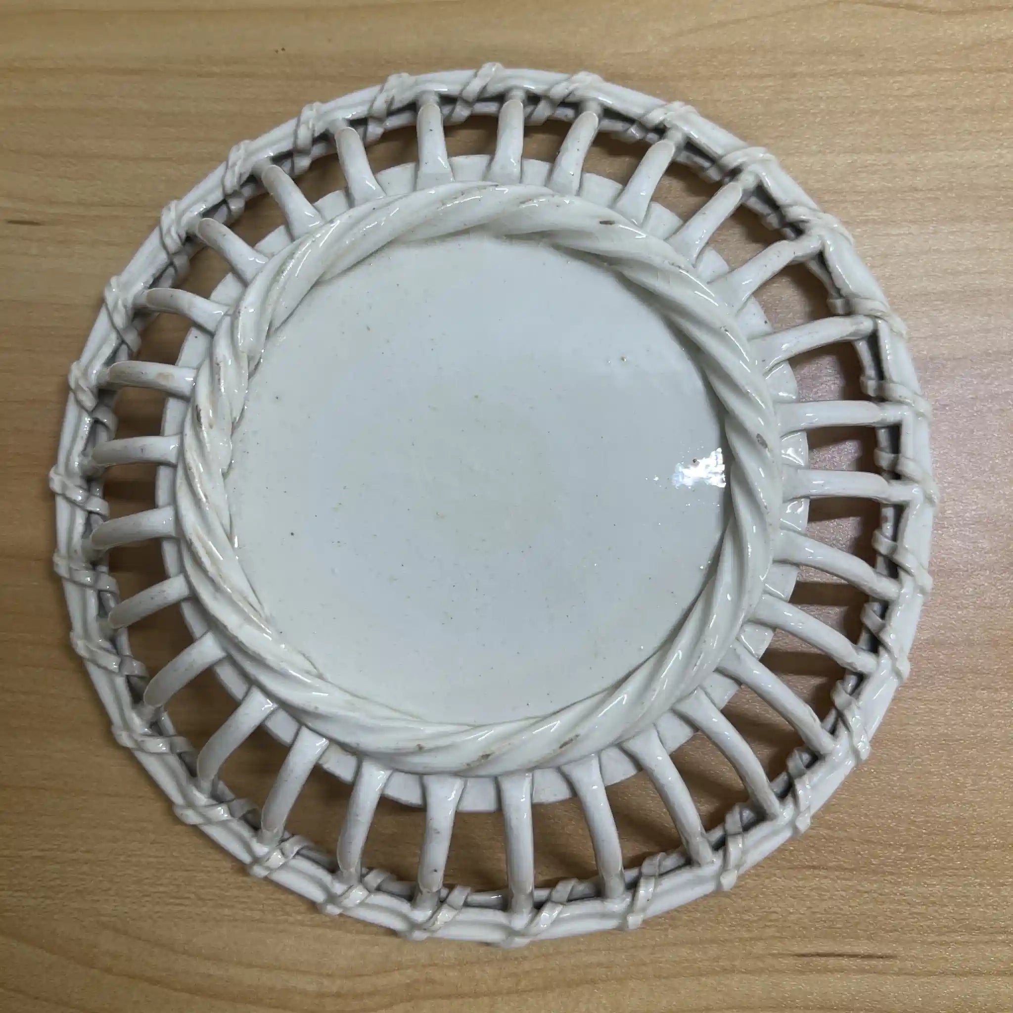 [Antique] Pottery basket / Estimated 19C / Pottery / England / Wicker work