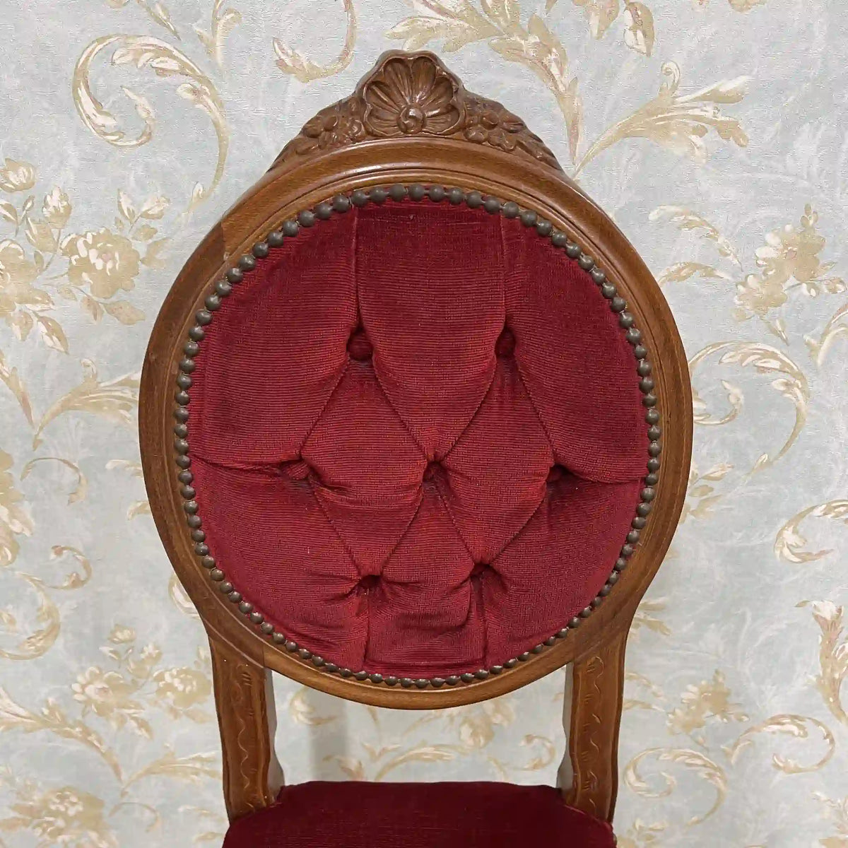 Dining chair / cabriole leg, button tufting / [Vintage]