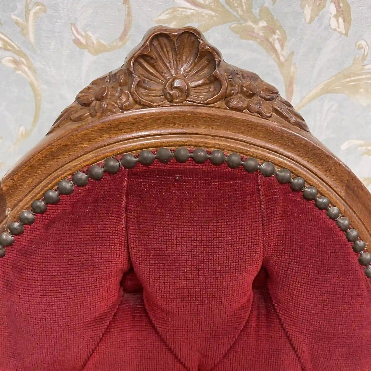 Dining chair / cabriole leg, button tufting / [Vintage]