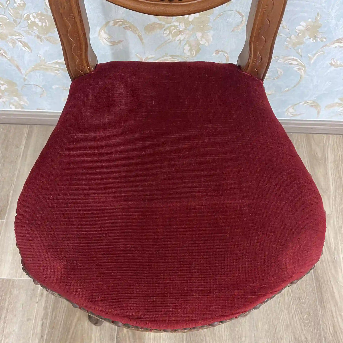 Dining chair / cabriole leg, button tufting / [Vintage]