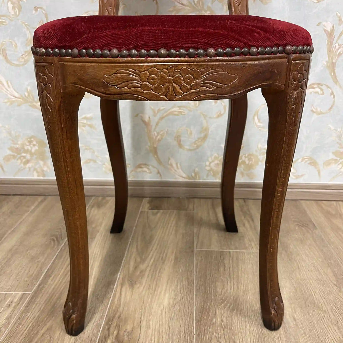 Dining chair / cabriole leg, button tufting / [Vintage]