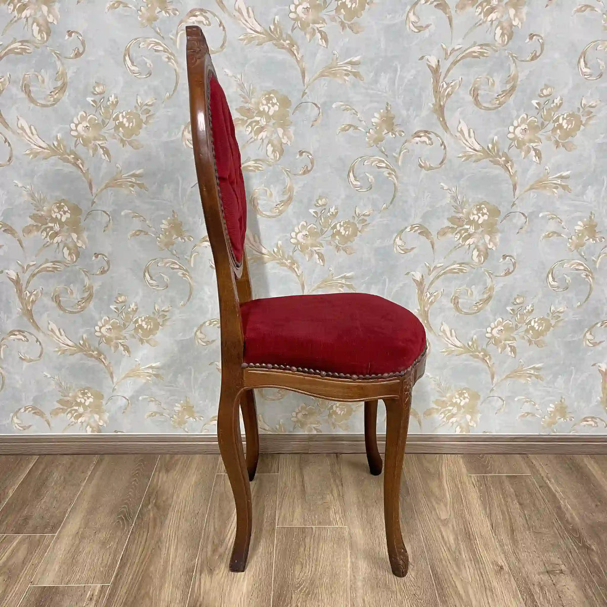 Dining chair / cabriole leg, button tufting / [Vintage]