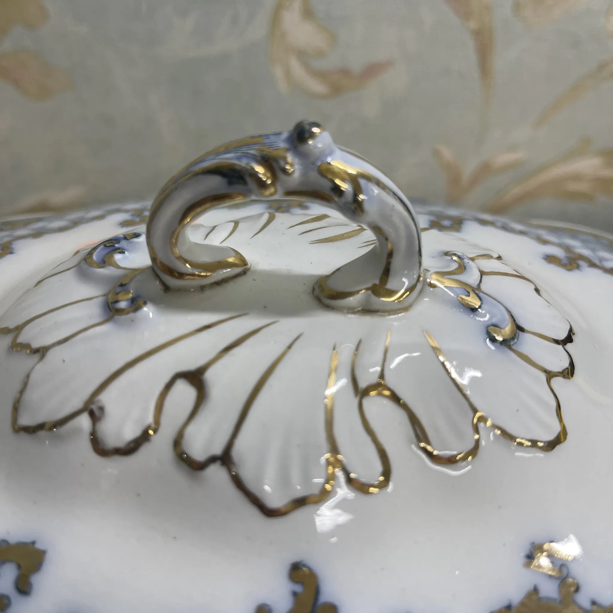 [Antique] Soup Turine / Furnivals / Venice / Estimated around 1900 / Pottery / England / Rocaille, scroll, lattice work