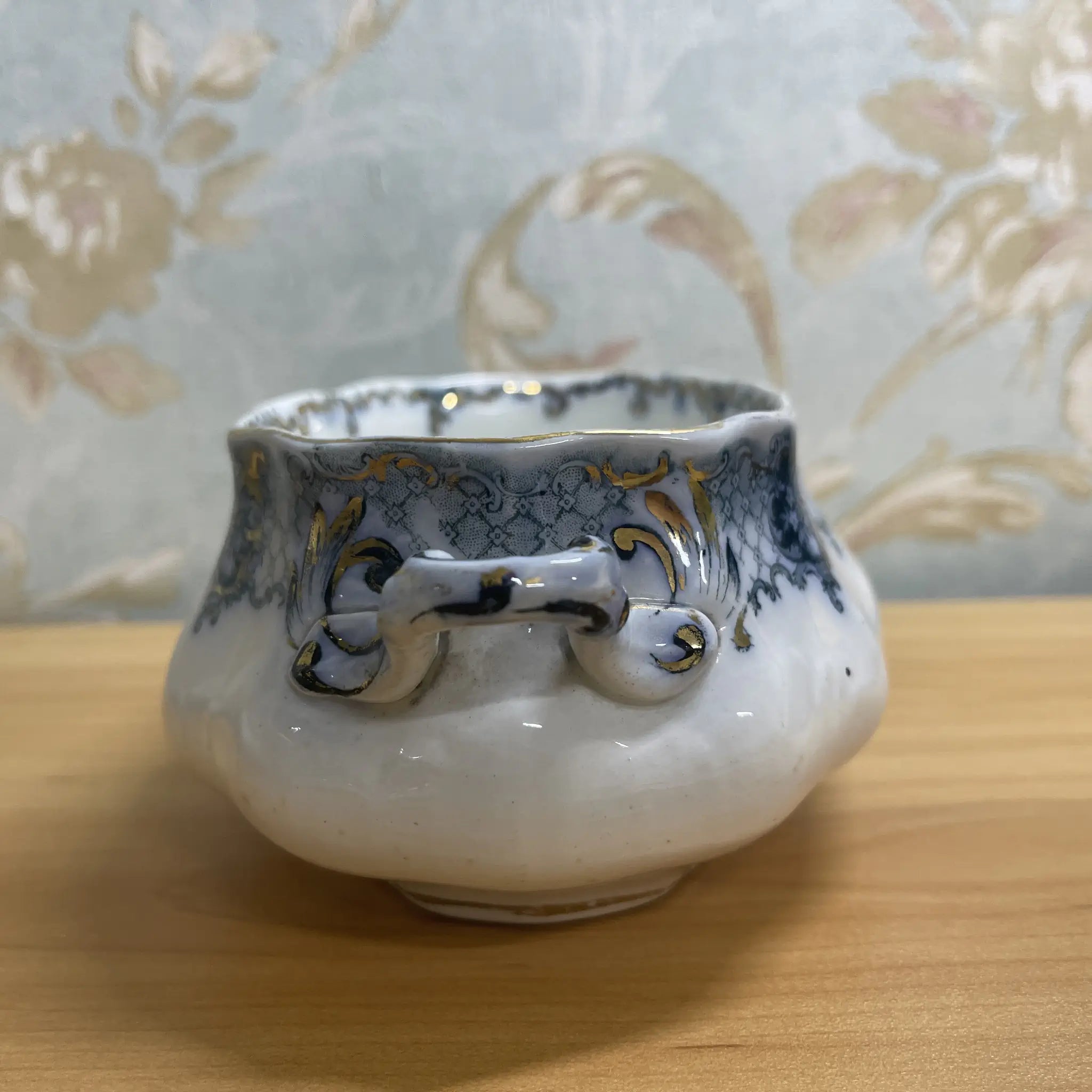[Antique] Soup Turine / Furnivals / Venice / Estimated around 1900 / Pottery / England / Rocaille, scroll, lattice work