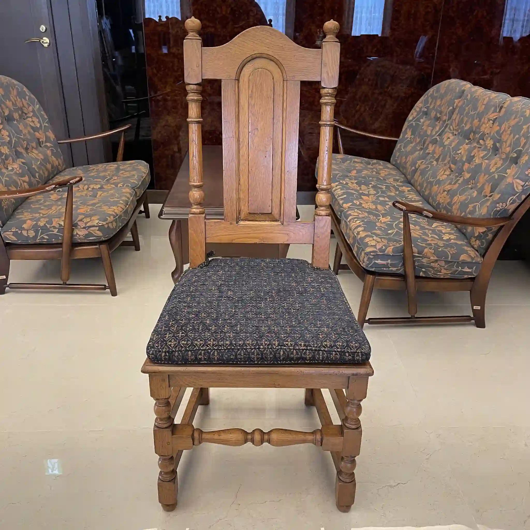 古董餐桌椅套裝/可伸縮餐桌和扶手椅