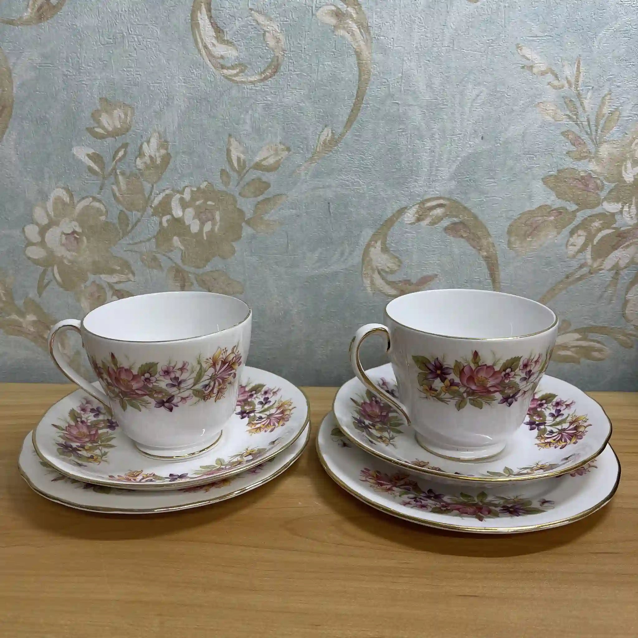 [Vintage] Trio (tea cup & saucer + dessert plate) 2P