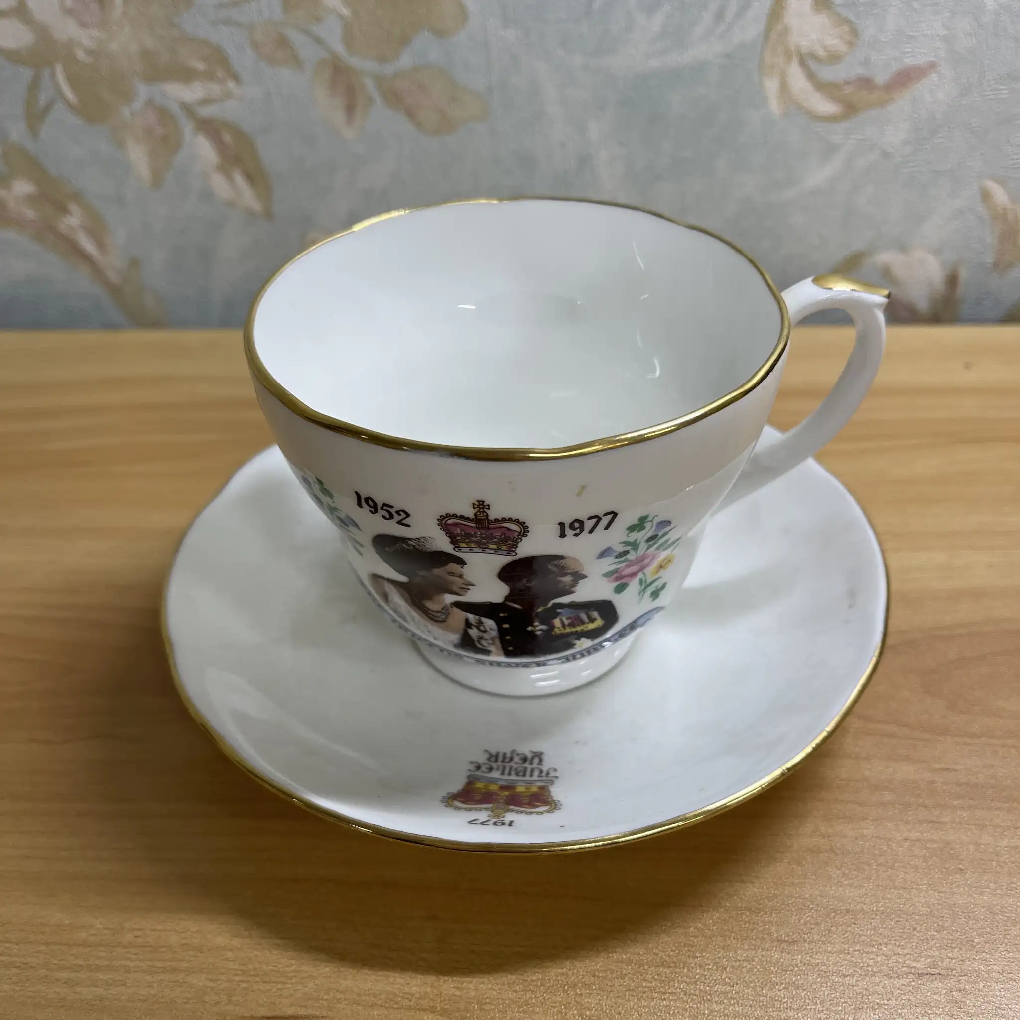 【ビンテージ】 ティーカップ＆ソーサー