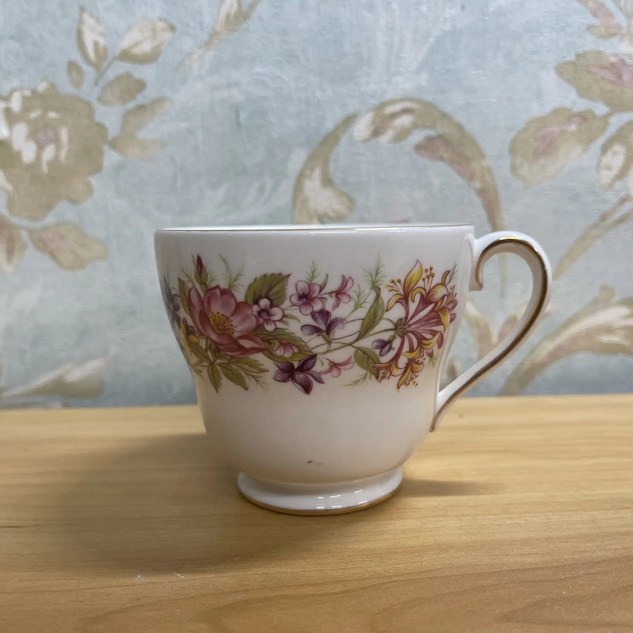 [Vintage] Trio (tea cup & saucer + dessert plate) 2P