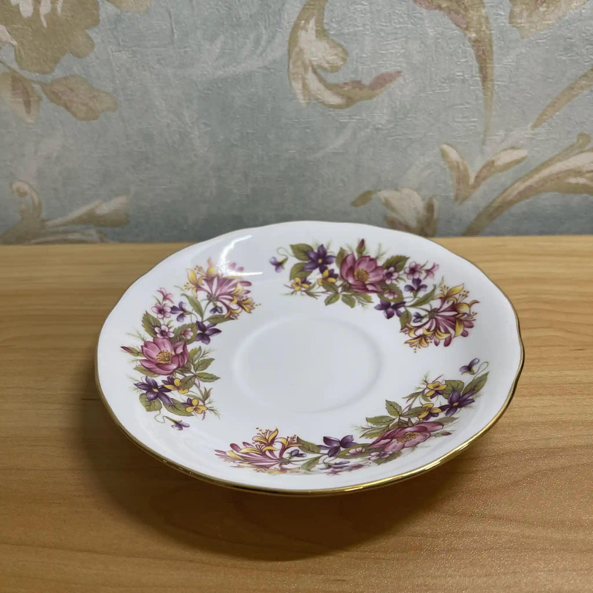 [Vintage] Trio (tea cup & saucer + dessert plate) 2P