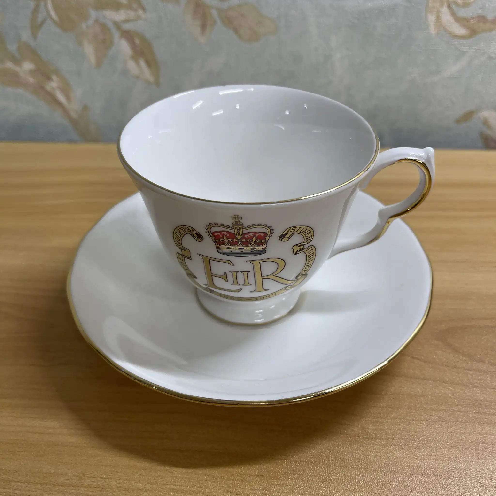 【ビンテージ】 ティーカップ＆ソーサー