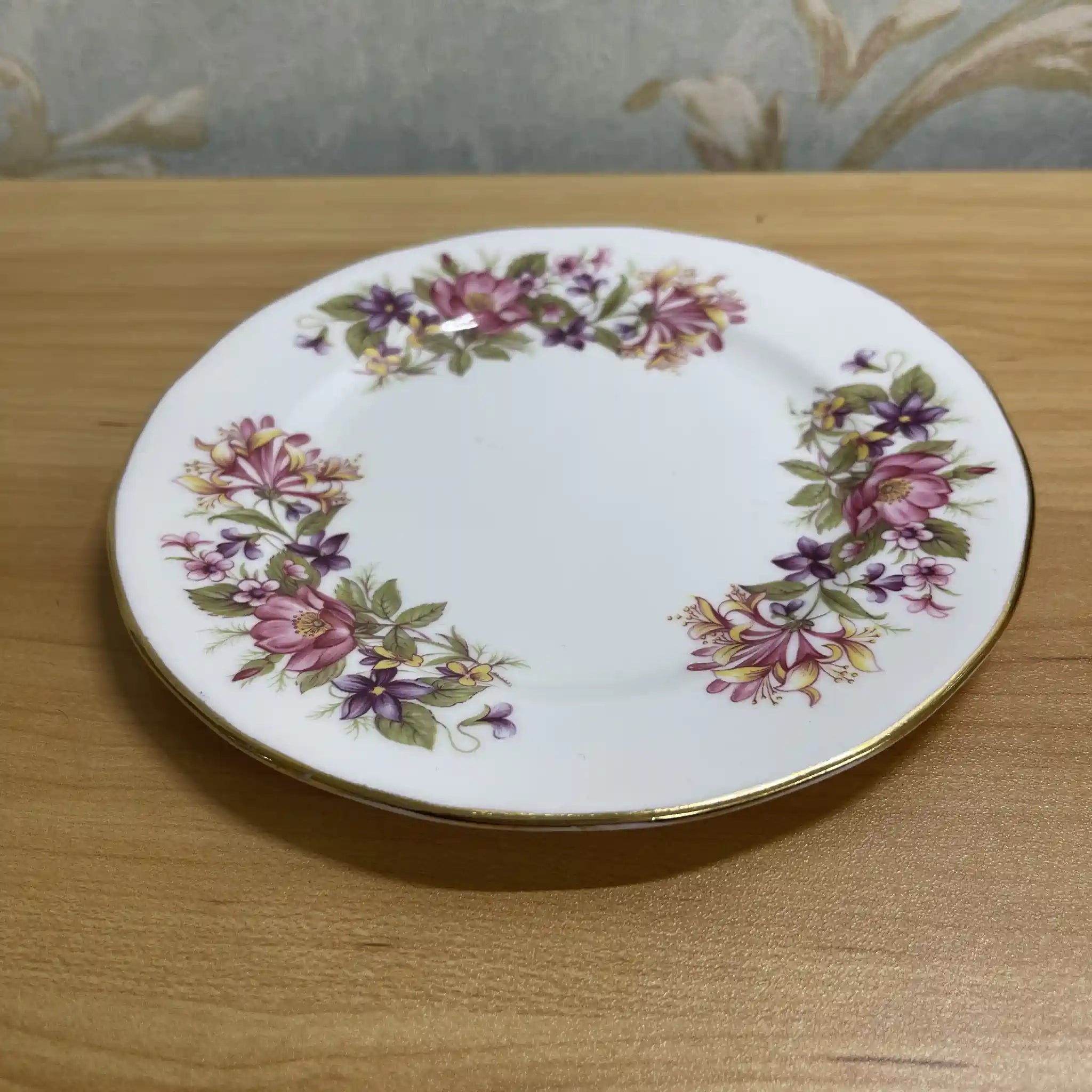 [Vintage] Trio (tea cup & saucer + dessert plate) 2P