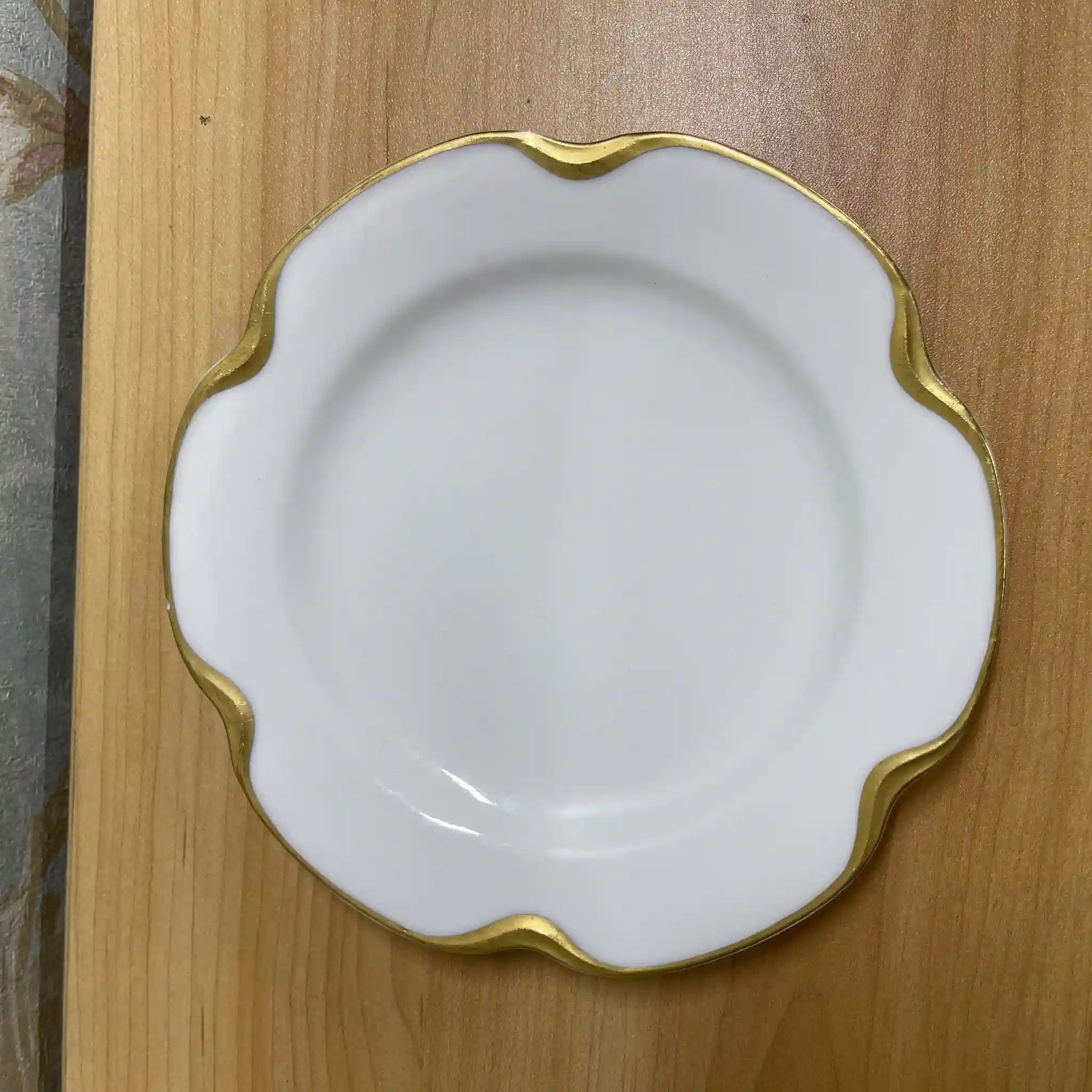 [Antique] Trio (tea cup & saucer + dessert plate) + saucer