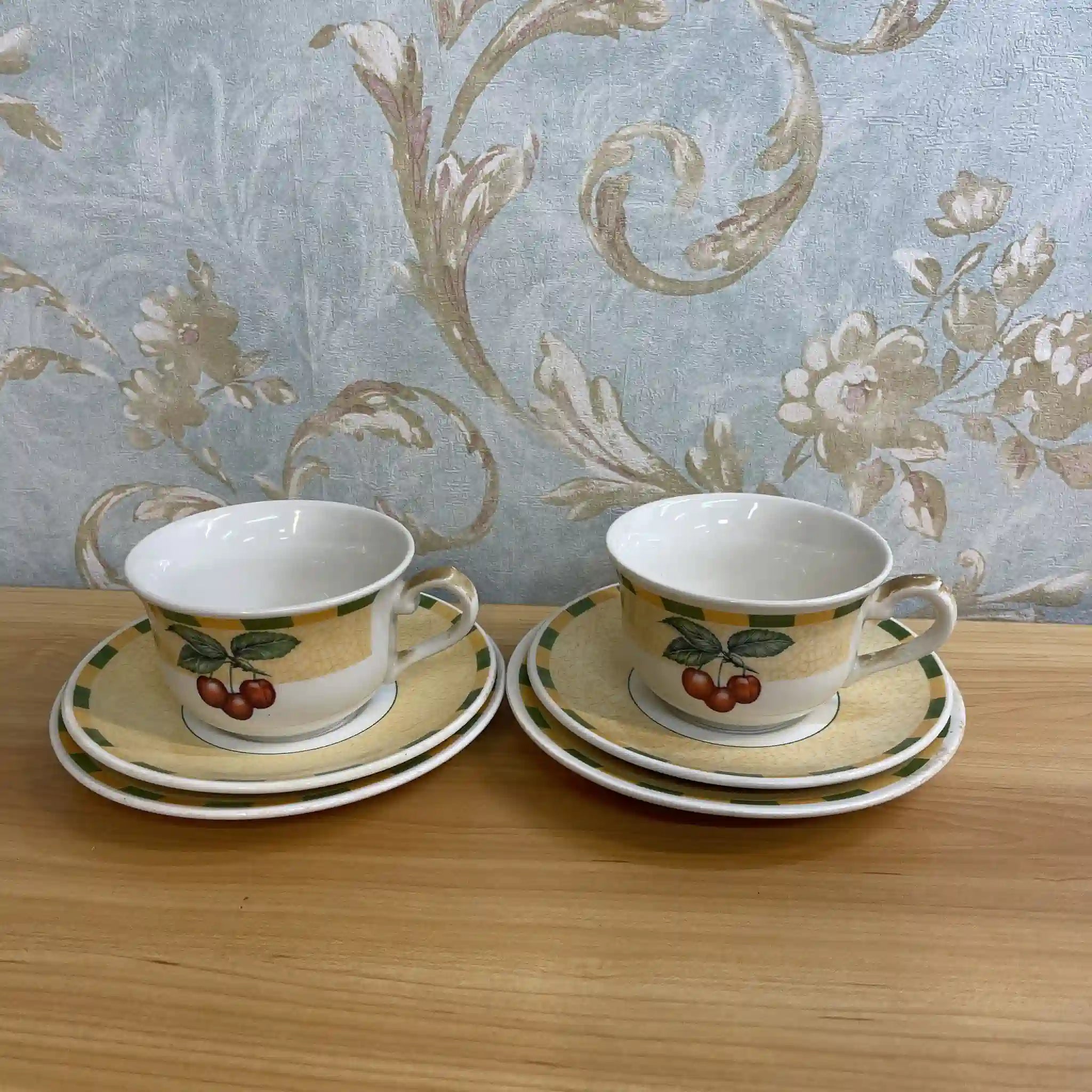 [Vintage] Trio (tea cup & saucer + dessert plate) 2P