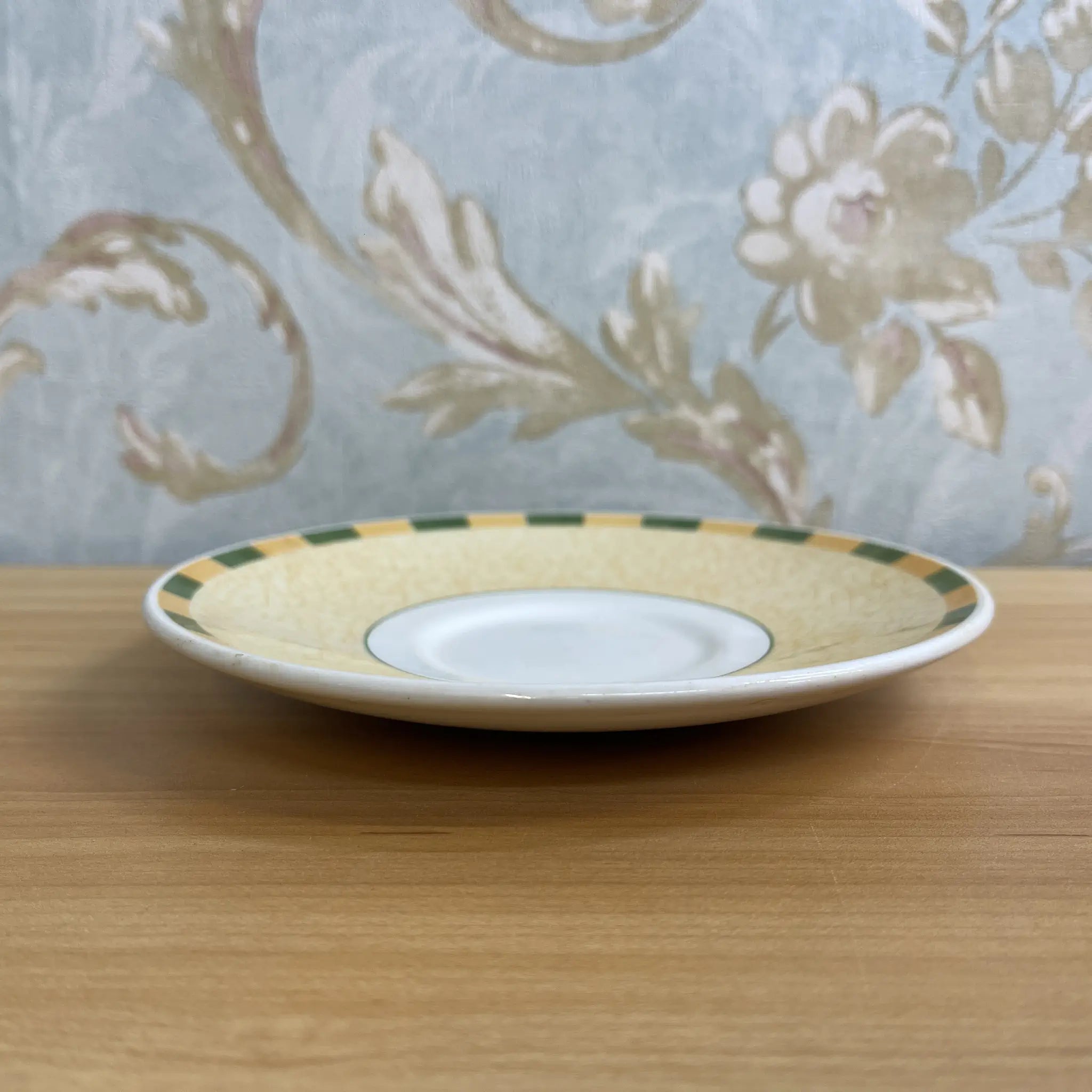 [Vintage] Trio (tea cup & saucer + dessert plate) 2P
