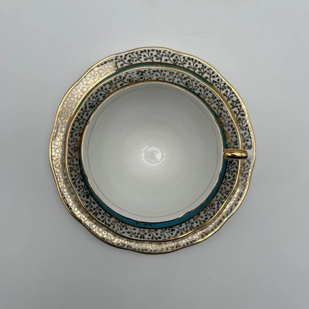 SALISBARY（索尔兹伯里）/杯子&碟子三人组/ 1940年代后期~ 1950年代左右/ Bone China /英国/ 金彩，淡蓝色，金彩装饰，阿拉伯金彩冻结图案，蚀刻/[复古]