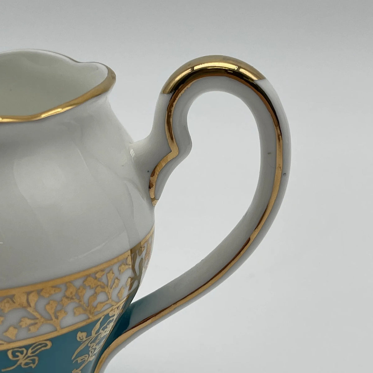 SALISBIRY（索尔兹伯里）/牛奶壶/ 1940年代后期~ 1950年代左右/ Bone China /英国/ 金彩，淡蓝色，金彩装饰，阿拉伯金彩冻结图案，蚀刻/[复古]