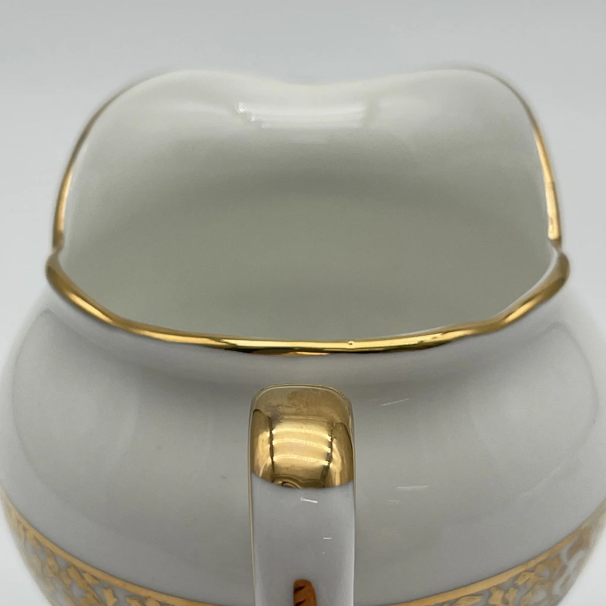 SALISBIRY（索尔兹伯里）/牛奶壶/ 1940年代后期~ 1950年代左右/ Bone China /英国/ 金彩，淡蓝色，金彩装饰，阿拉伯金彩冻结图案，蚀刻/[复古]