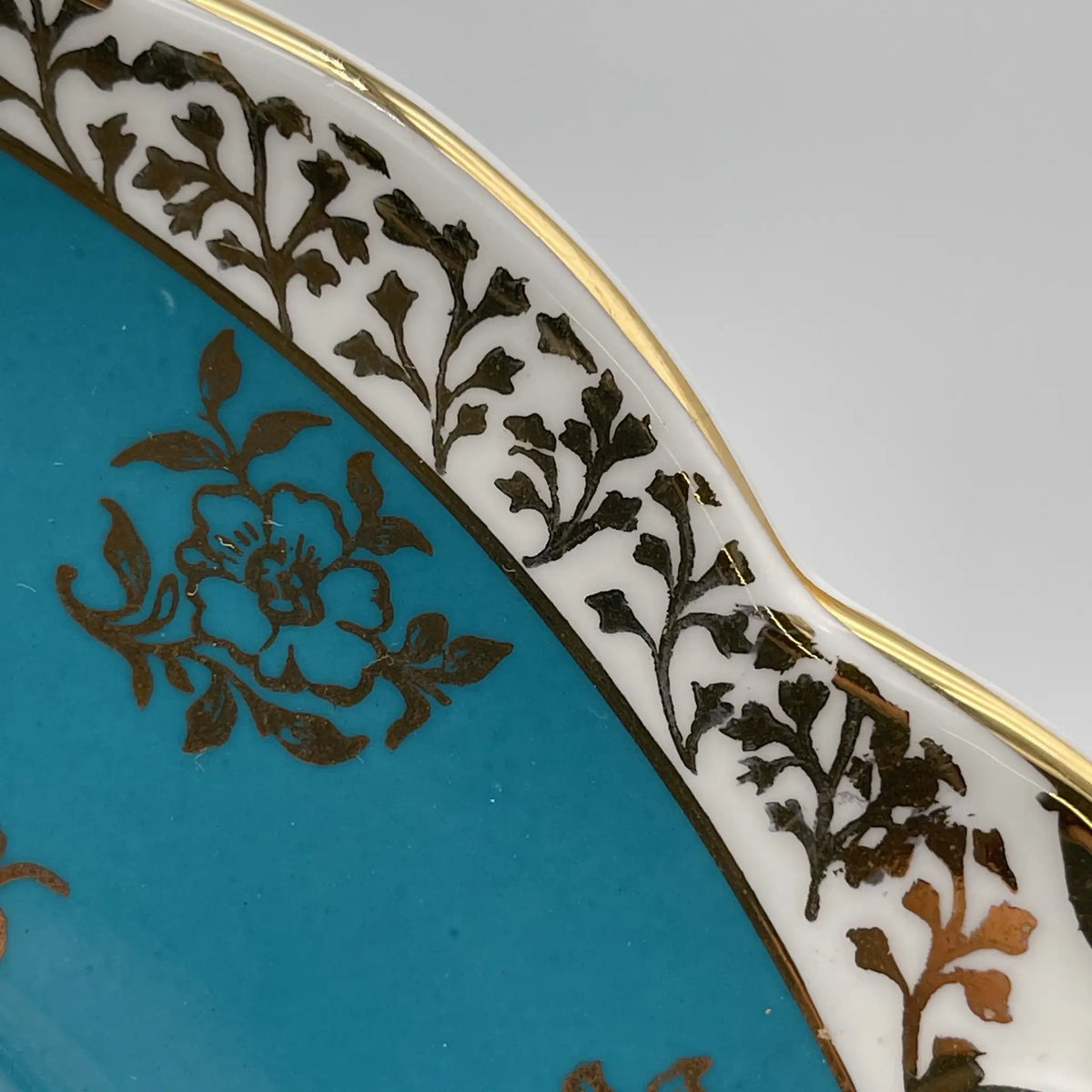 SALISBURY（索尔兹伯里）/蛋糕盘（小碟子）/ 1940年代后期~ 1950年代左右/ Bone China /英国/ 金彩，淡蓝色，金彩装饰，阿拉伯金彩冻结图案，蚀刻/[复古]