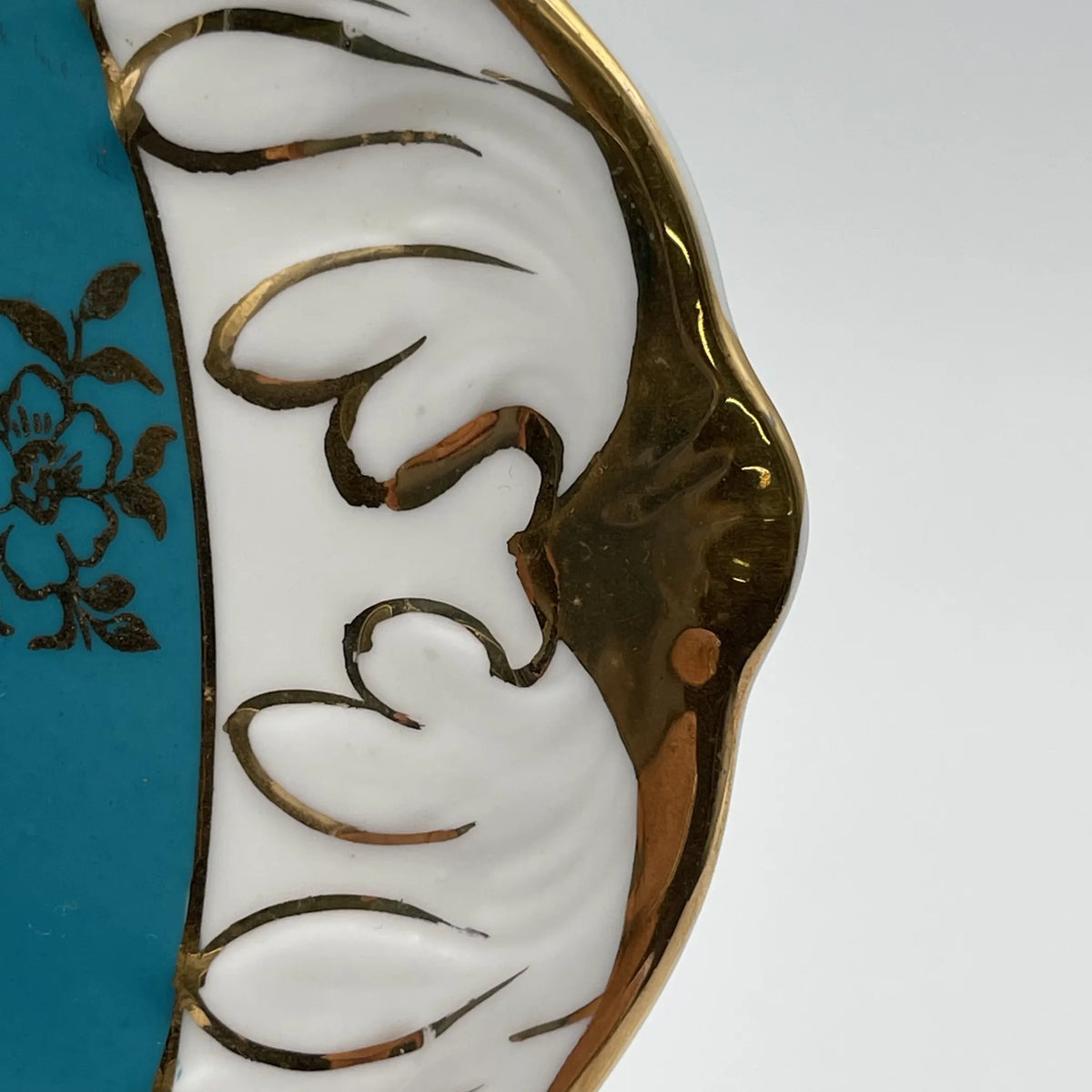 SALISBURY（索尔兹伯里）/蛋糕盘（小碟子）/ 1940年代后期~ 1950年代左右/ Bone China /英国/ 金彩，淡蓝色，金彩装饰，阿拉伯金彩冻结图案，蚀刻/[复古]