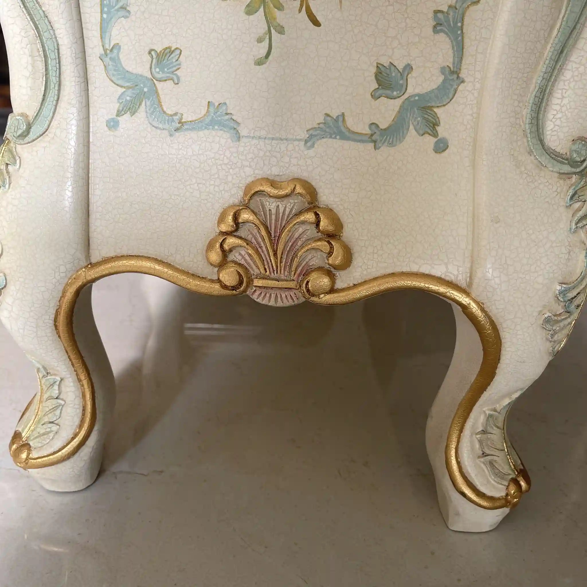 [Vintage] Chest with floral pattern white / Rococo style / Natural wood / Europe