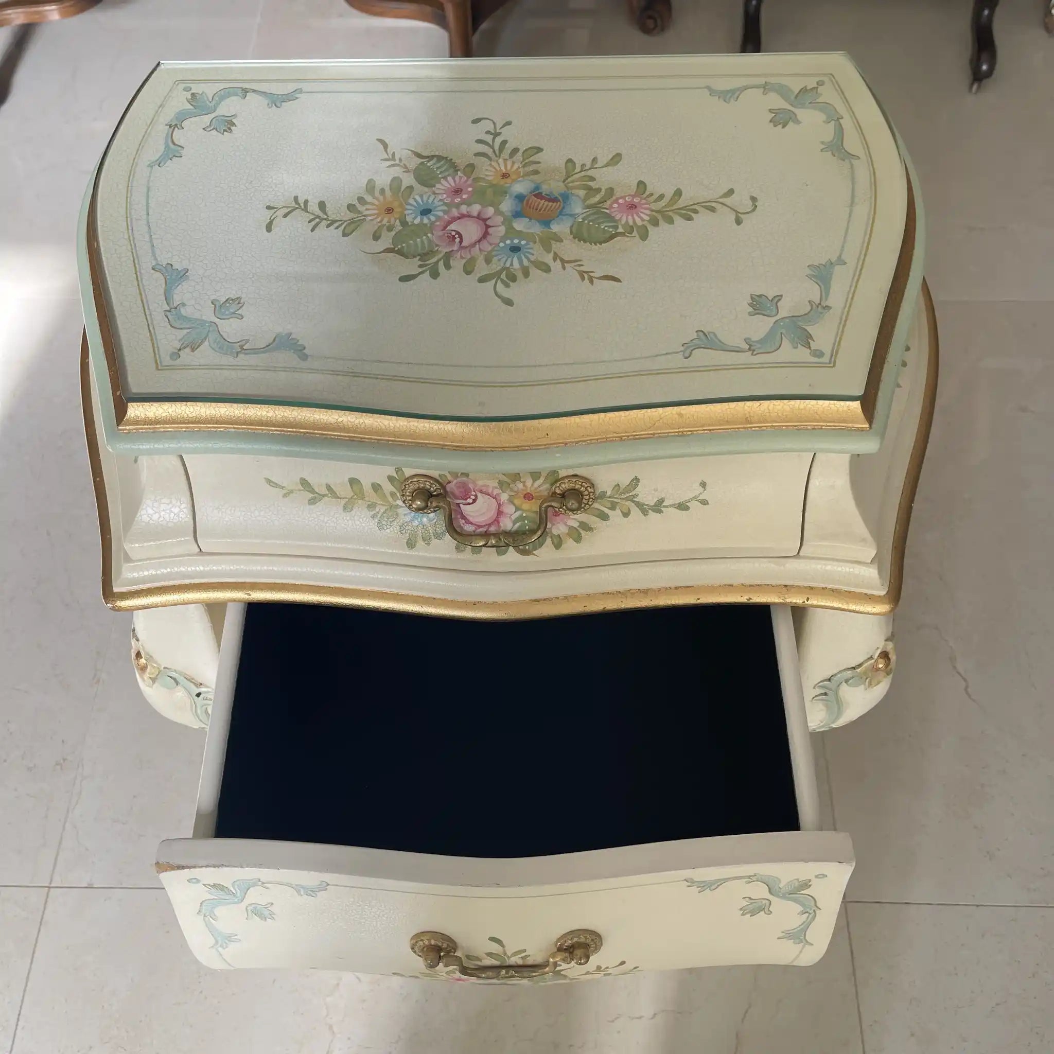 [Vintage] Chest with floral pattern white / Rococo style / Natural wood / Europe