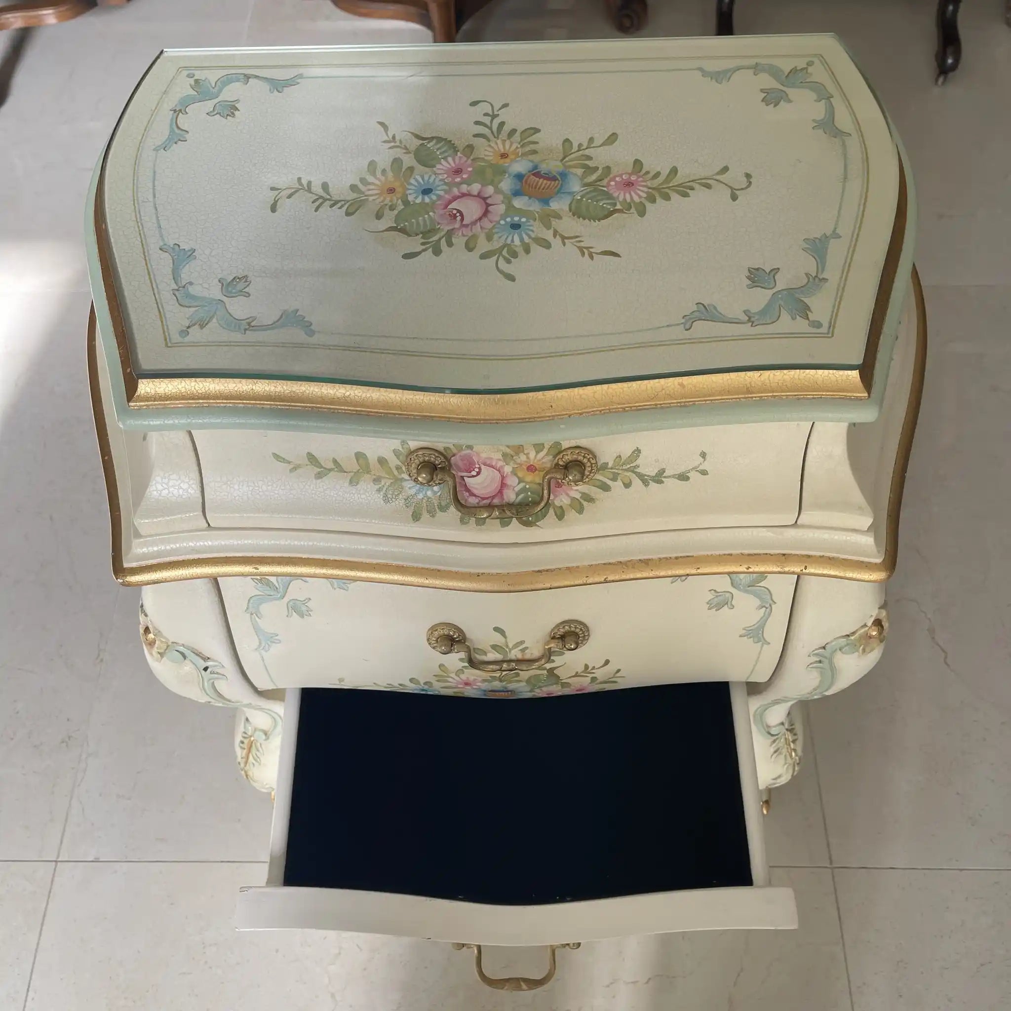 [Vintage] Chest with floral pattern white / Rococo style / Natural wood / Europe