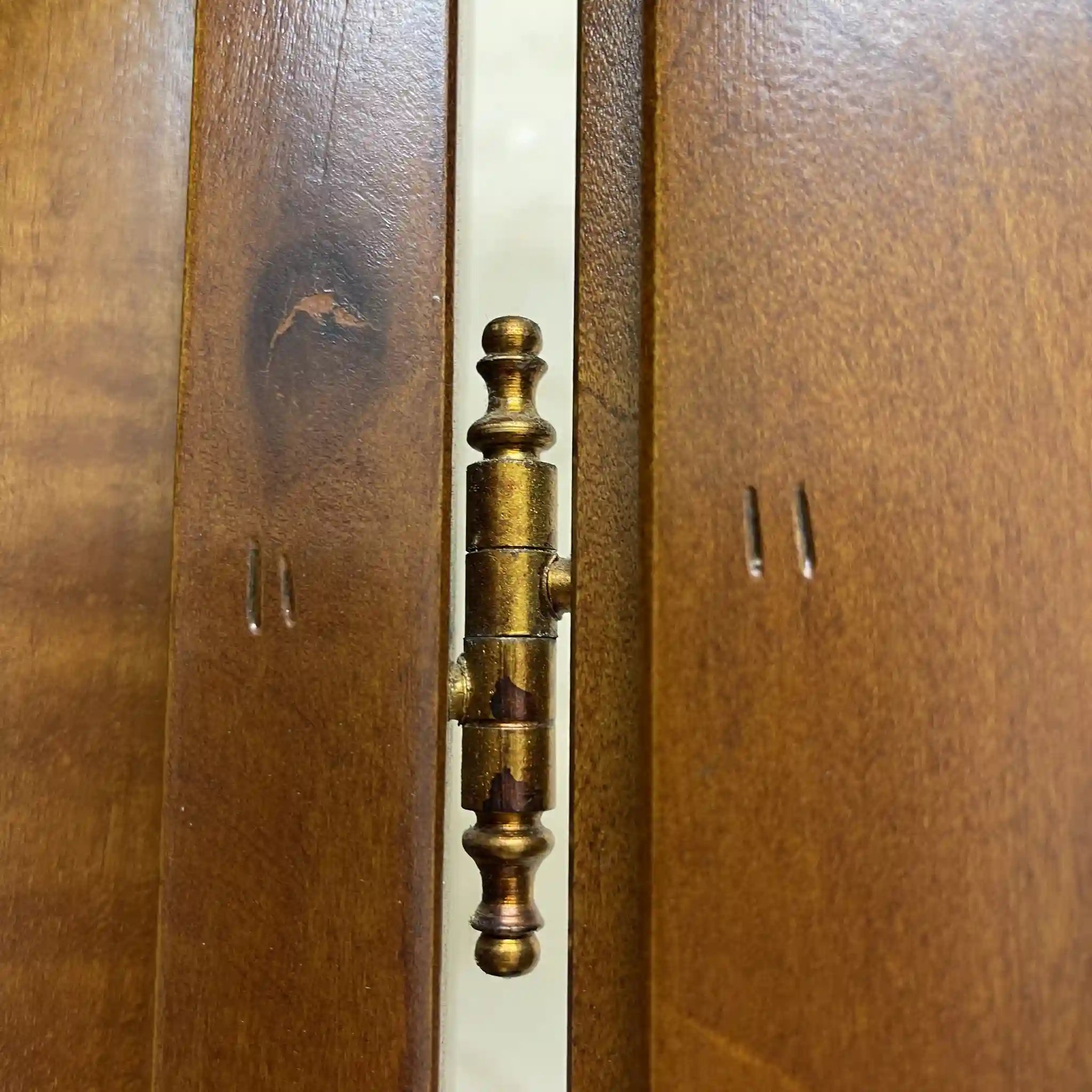 [Antique] Corner Cabinet