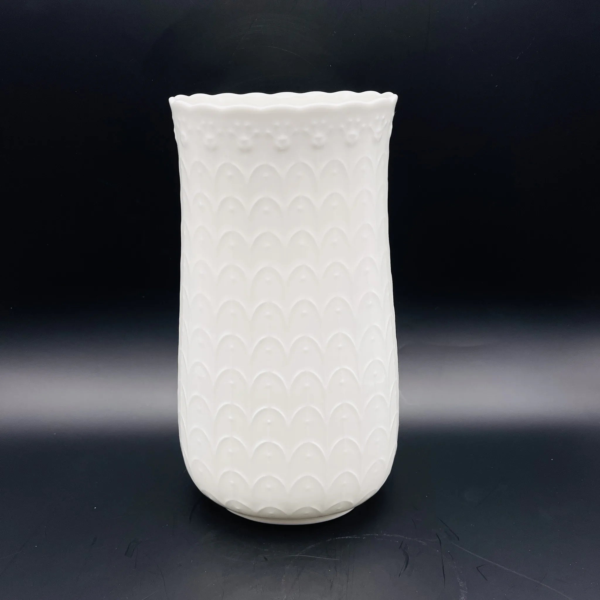 【ビンテージ】 フラワーベース / NARUMI(ナルミ) / シルキーホワイト / Bone China / 日本 / 未使用