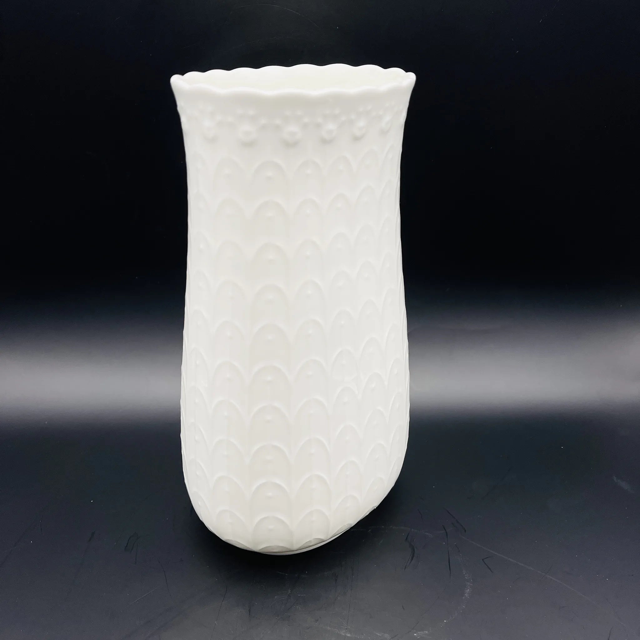 【ビンテージ】 フラワーベース / NARUMI(ナルミ) / シルキーホワイト / Bone China / 日本 / 未使用