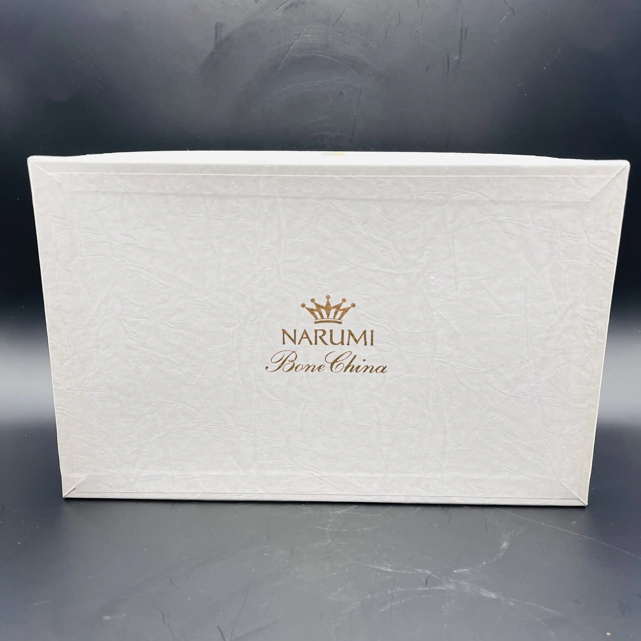 【ビンテージ】 フラワーベース / NARUMI(ナルミ) / シルキーホワイト / Bone China / 日本 / 未使用