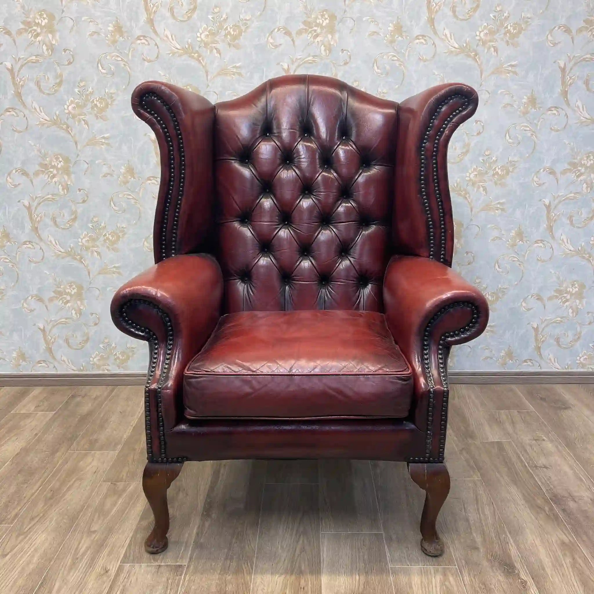 【アンティーク】 チェスターフィールドチェア / 20世紀後期(推定) / 本革 / イギリス / ボタン締め, 飾り鋲, 総革張り