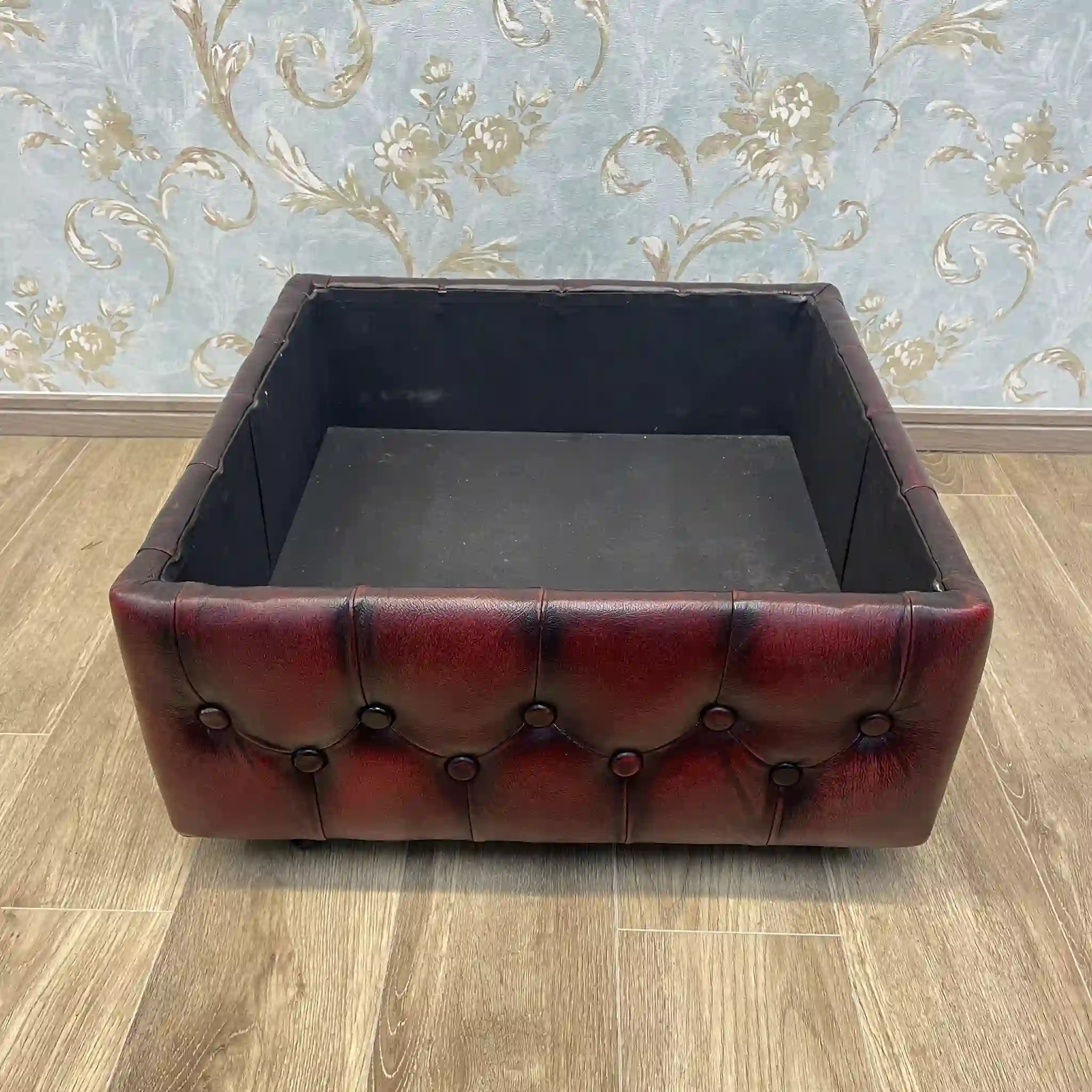 【アンティーク】 フットスツール / 20世紀後期（推定） / 本革 / イギリス / ボタンタフティング,総革張り,木製フレーム