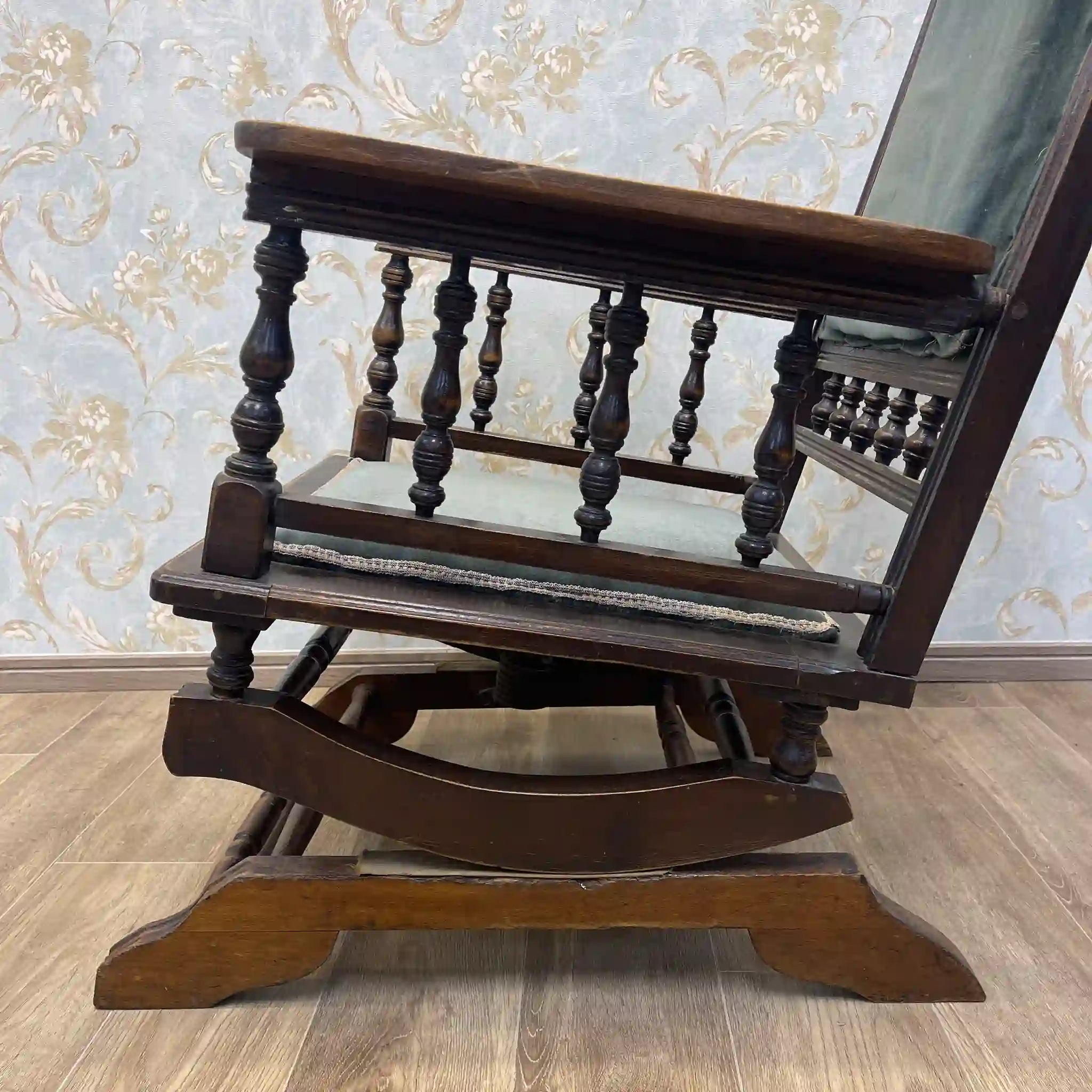 【アンティーク】 ロッキングチェア / 挽物細工,ターニング,スプリング機構