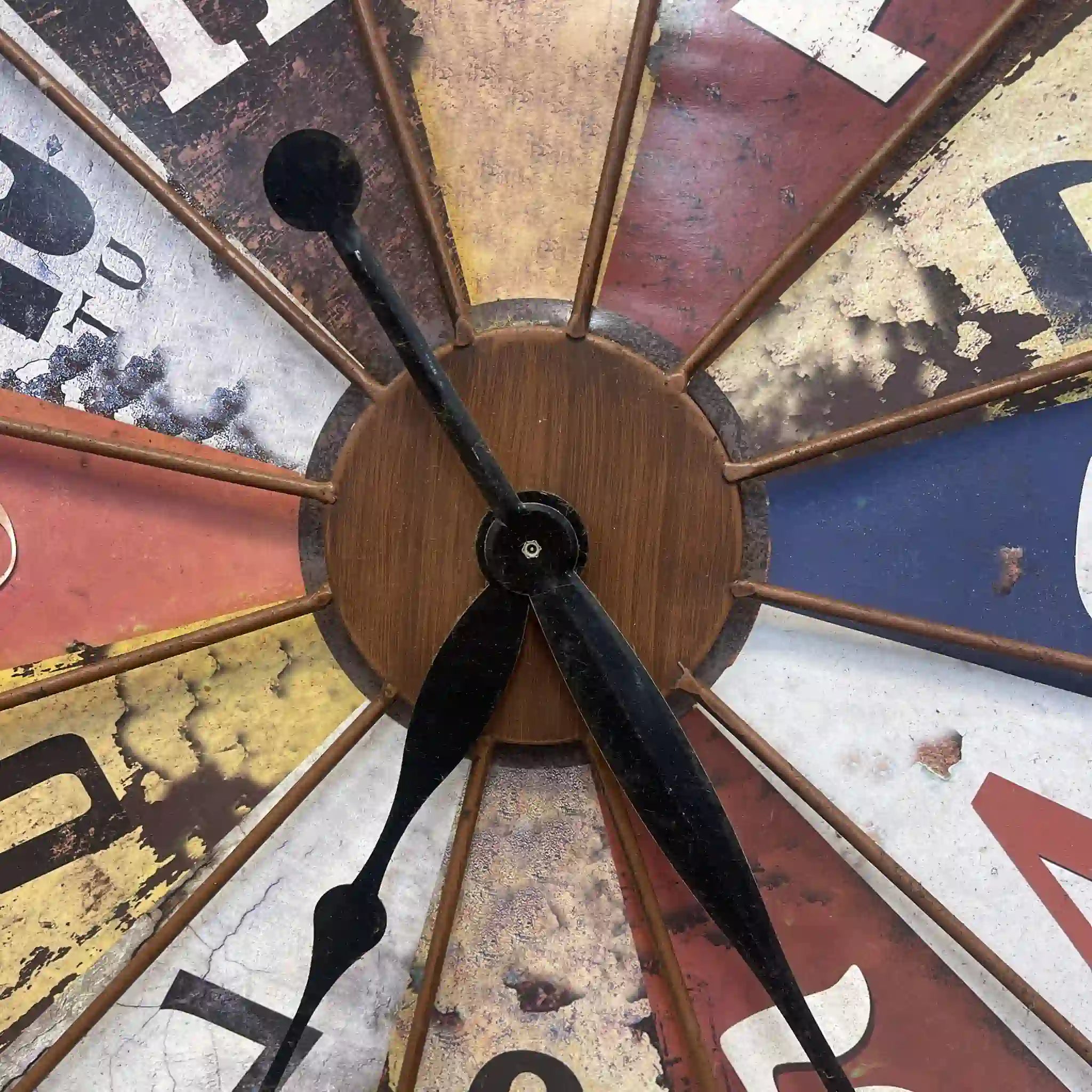 [Vintage] Retro Wall Clock / Analog Clock, Aged Processing