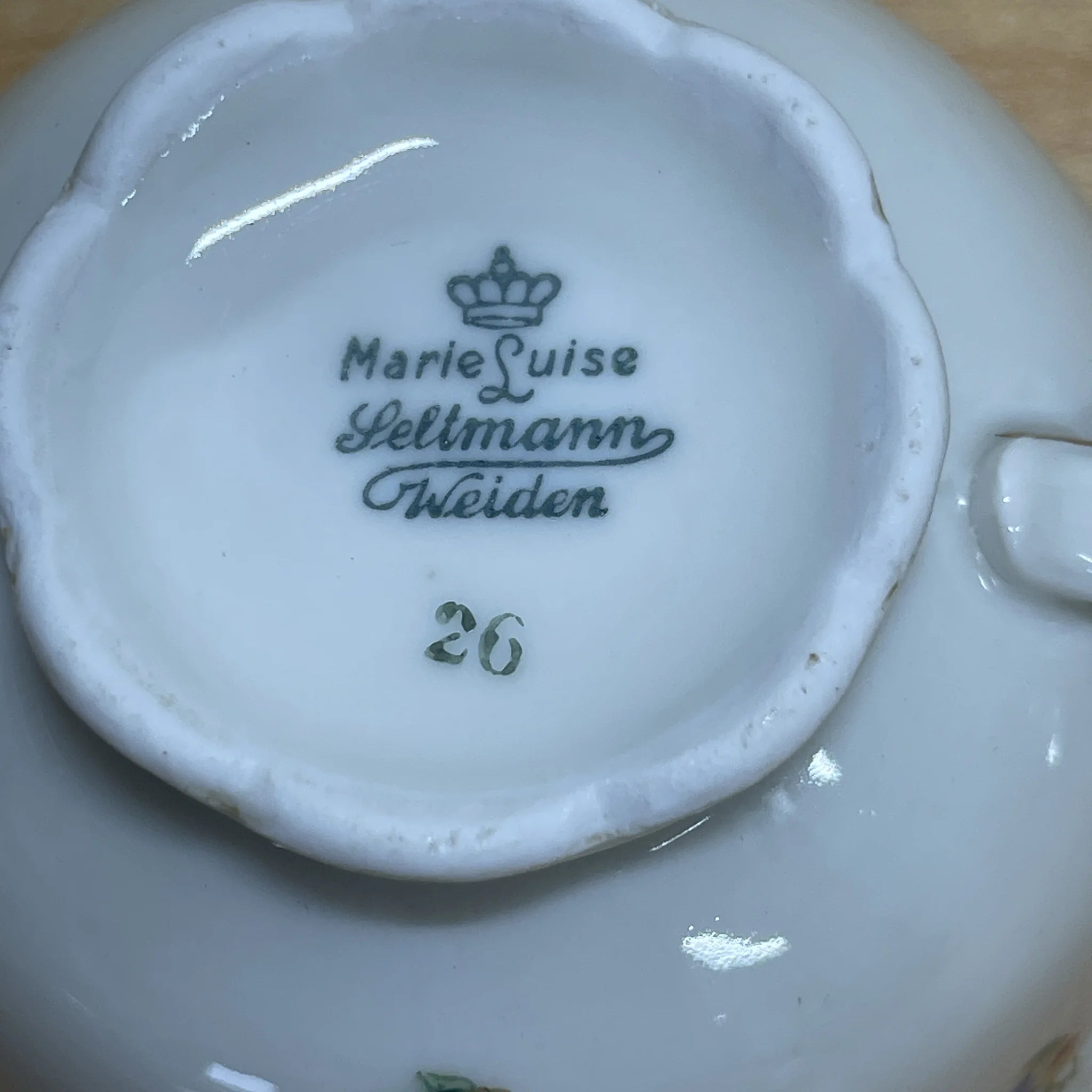 [Vintage] Trio (C&S + dessert plate) + saucer 2P