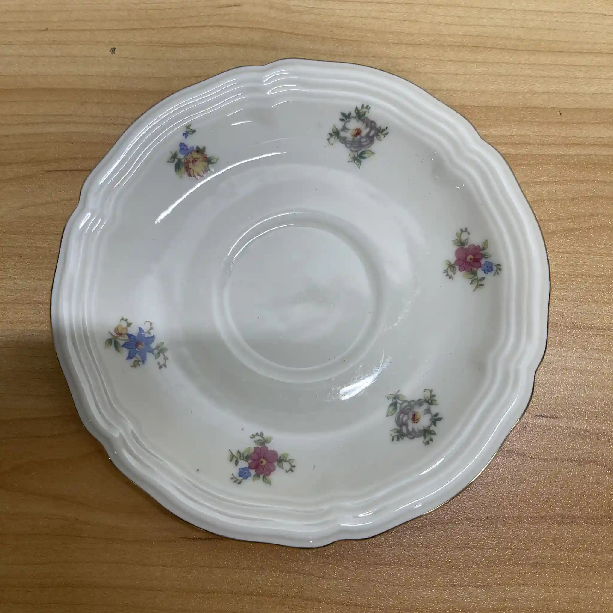 [Vintage] Trio (C&S + dessert plate) + saucer 2P