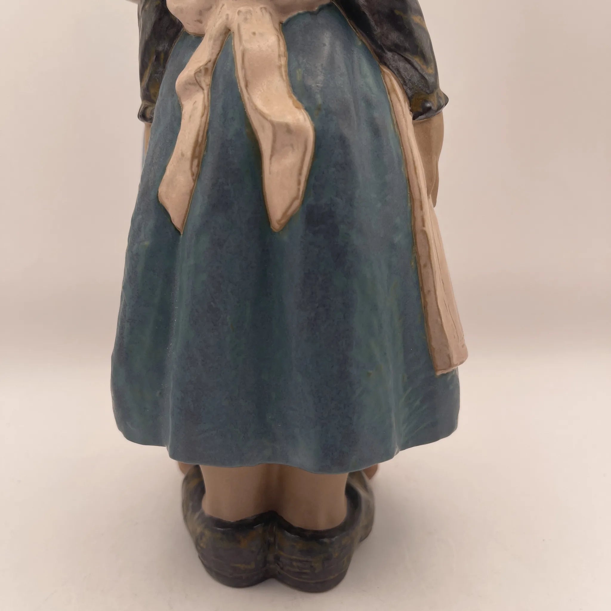 【复古】作品/ LLADRO（利雅多罗）/小吻(Little Kiss) / 1978年~ 1985年/波塞林/西班牙/ 抛光，柔和的色彩，手工瓷器